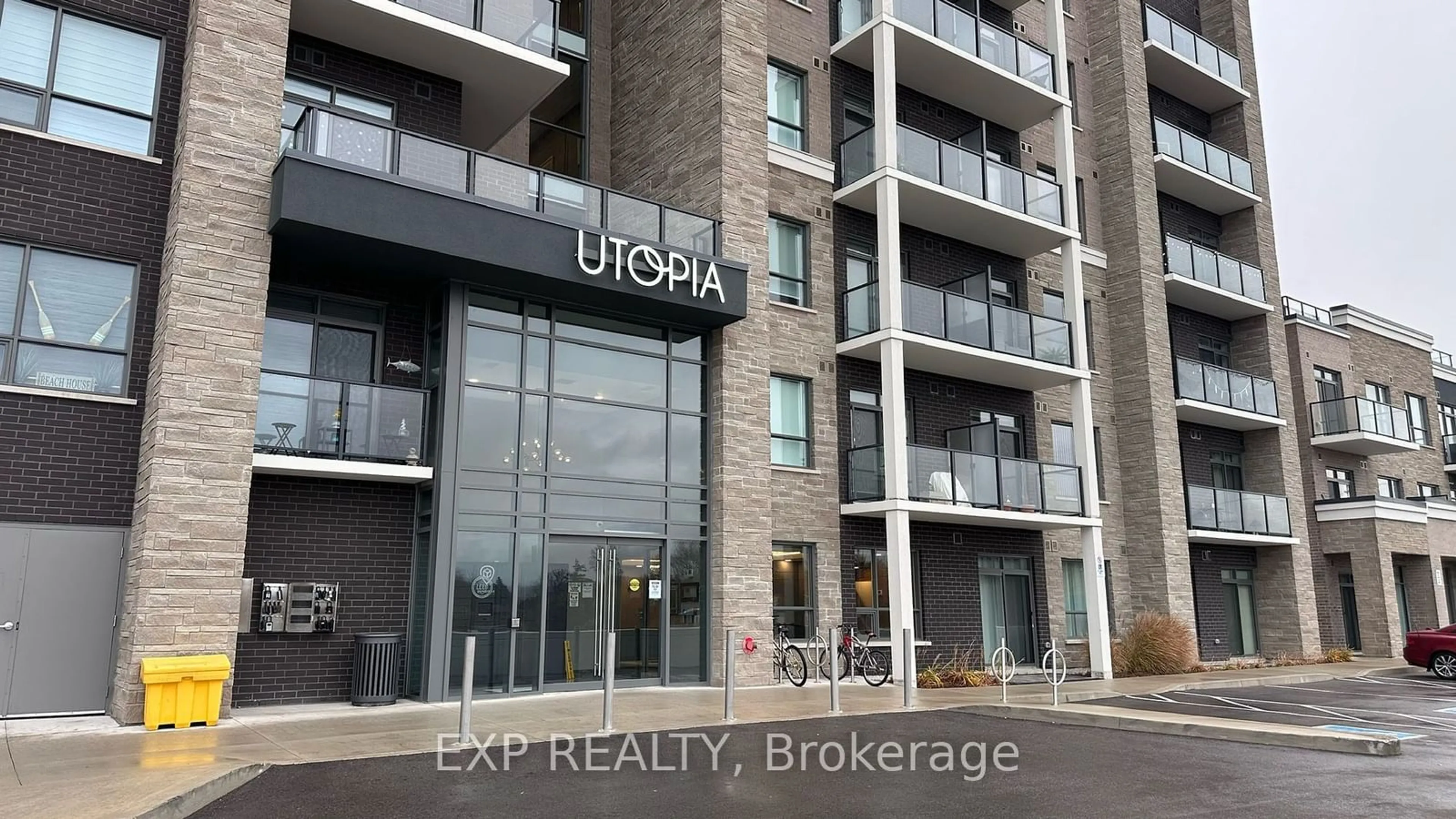 A pic from exterior of the house or condo, the front or back of building for 5055 Greenlane Rd #322, Lincoln Ontario L3J 2J3