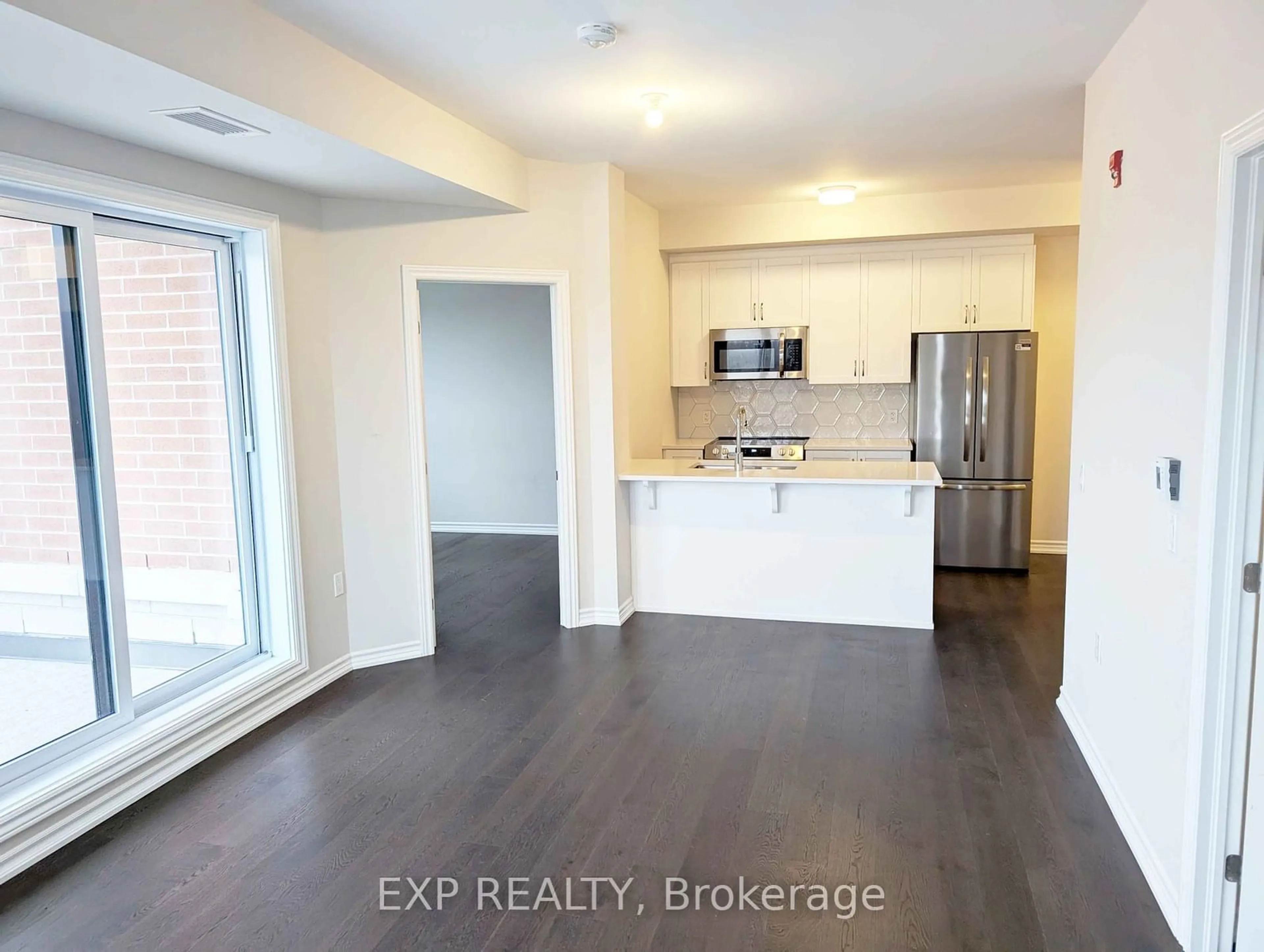 A pic of a room, wood floors for 1350 HEMLOCK St #209, Manor Park - Cardinal Glen and Area Ontario K1K 5C2