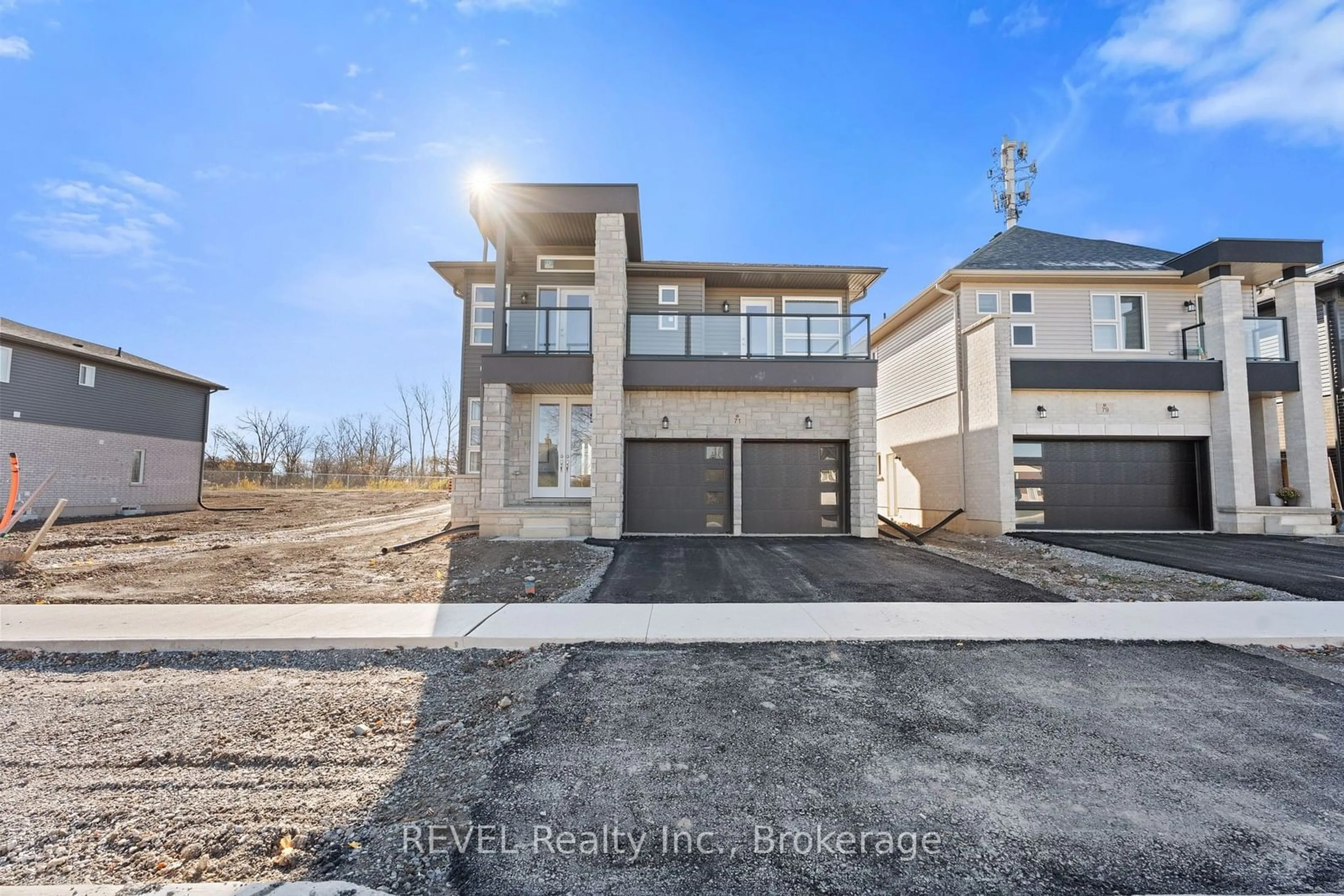 Frontside or backside of a home, the street view for 71 Laugher Ave, Welland Ontario L3B 1Z4