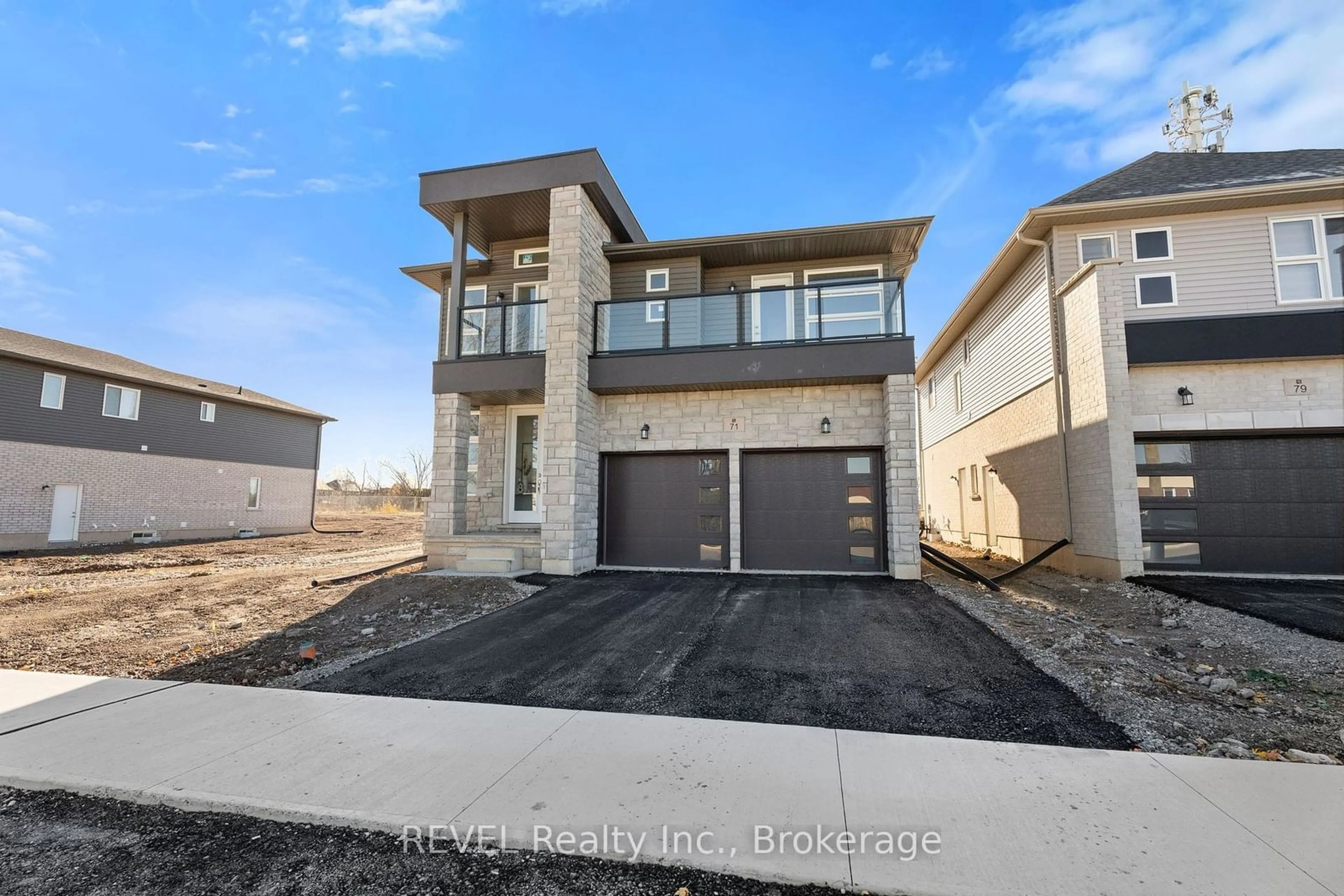 Frontside or backside of a home, the street view for 71 Laugher Ave, Welland Ontario L3B 1Z4