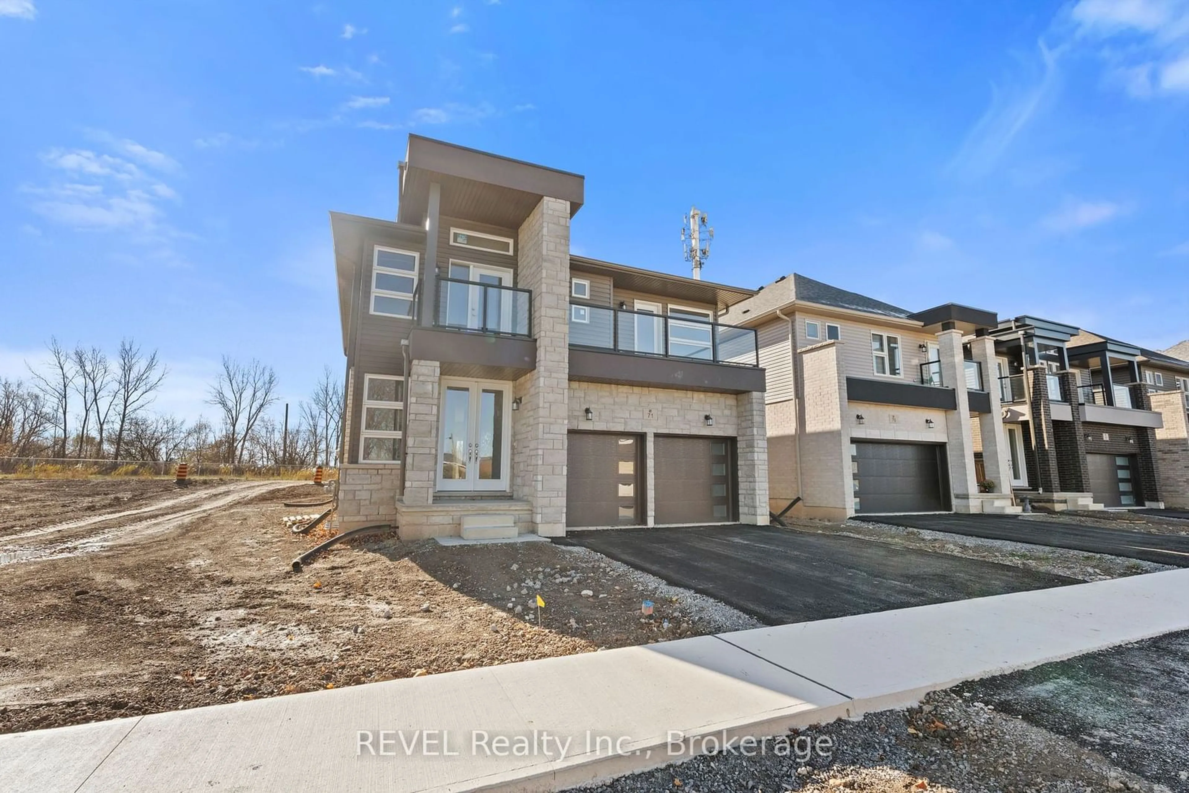 A pic from exterior of the house or condo, the street view for 71 Laugher Ave, Welland Ontario L3B 1Z4