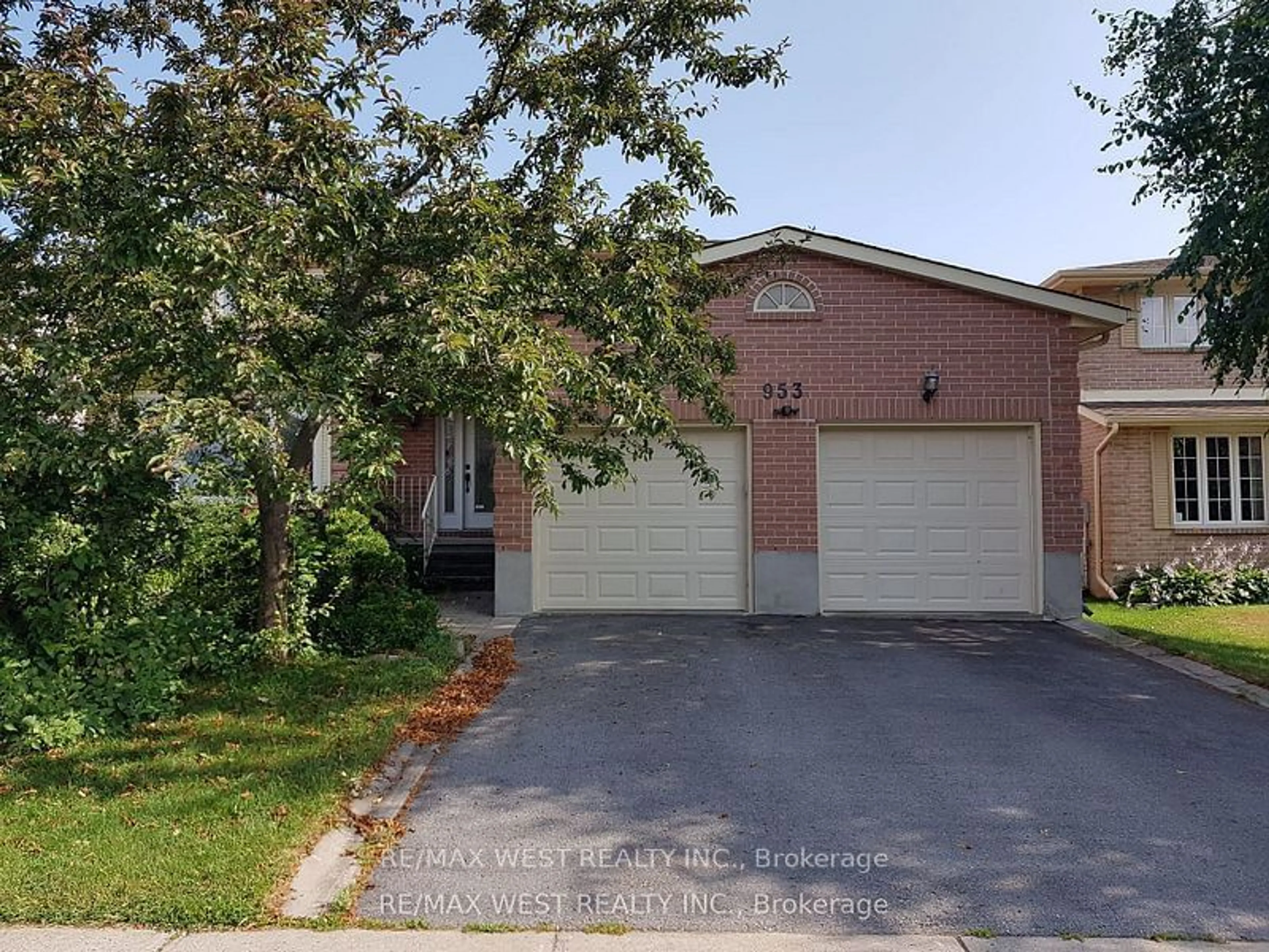 Frontside or backside of a home, the street view for 953 Lancaster Dr, Kingston Ontario K7P 2A4