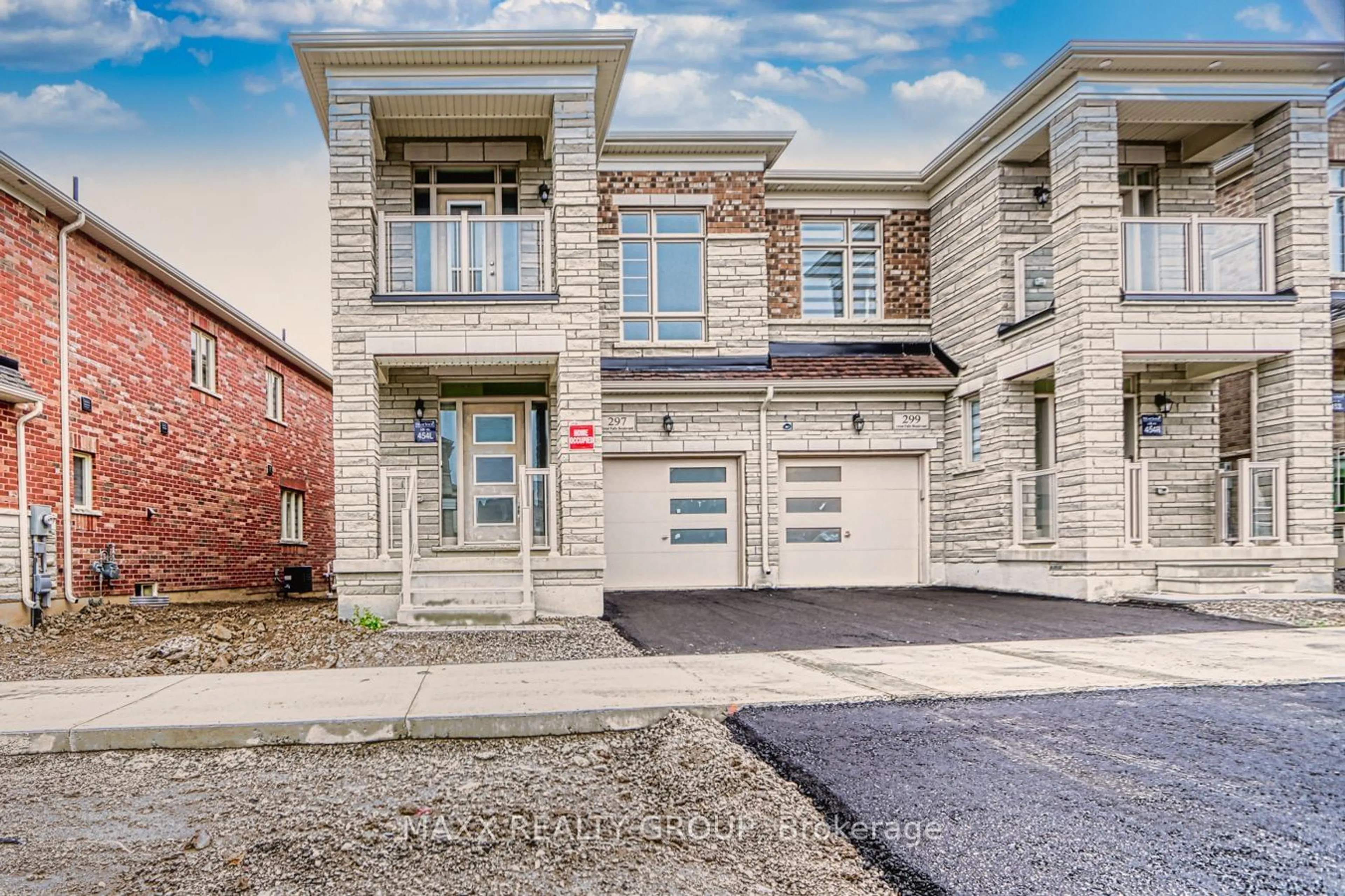 Home with brick exterior material for 297 Great Falls Blvd, Hamilton Ontario L0R 2H7