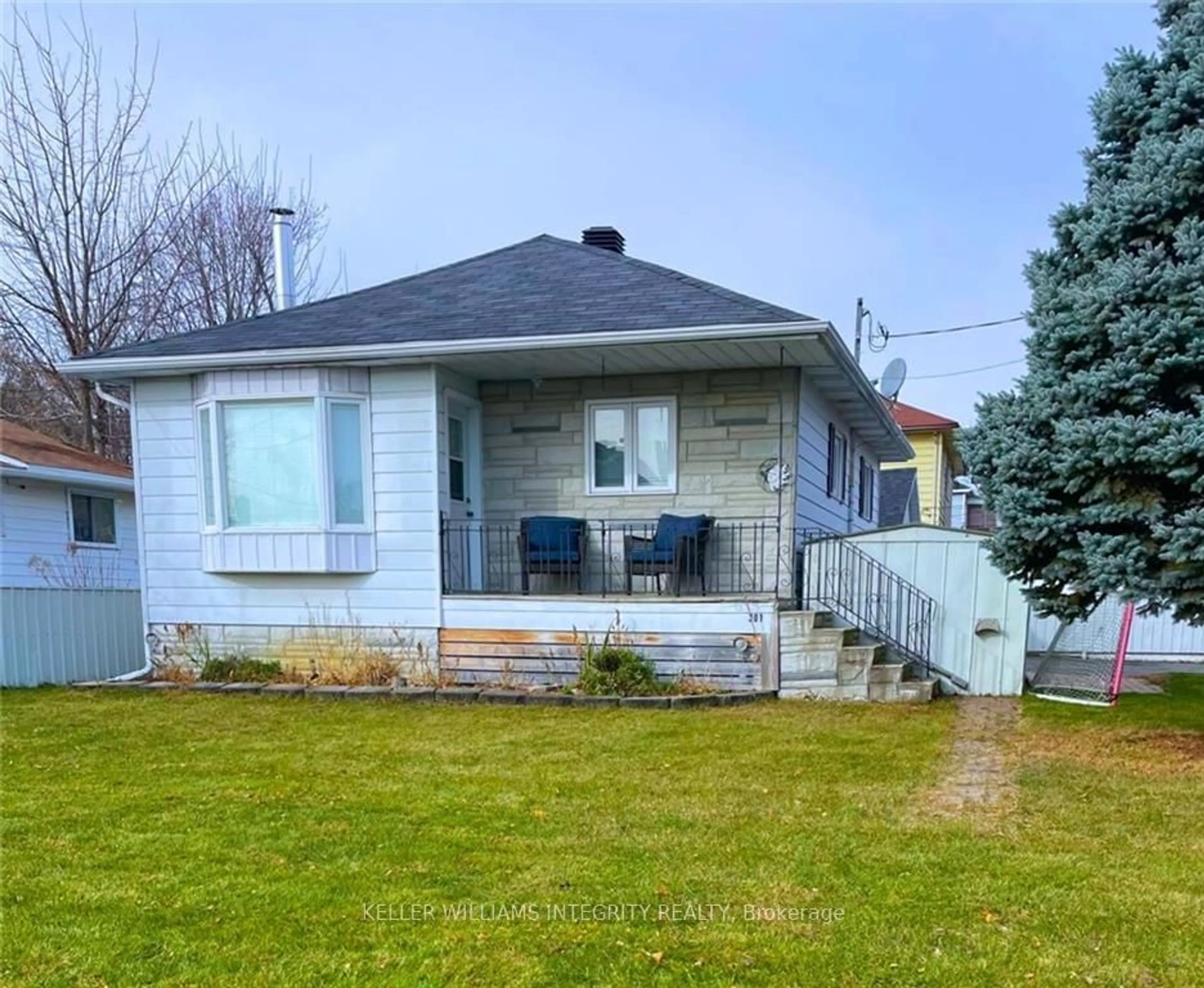 Frontside or backside of a home, cottage for 301 TWELFTH St, Cornwall Ontario K6J 3C7