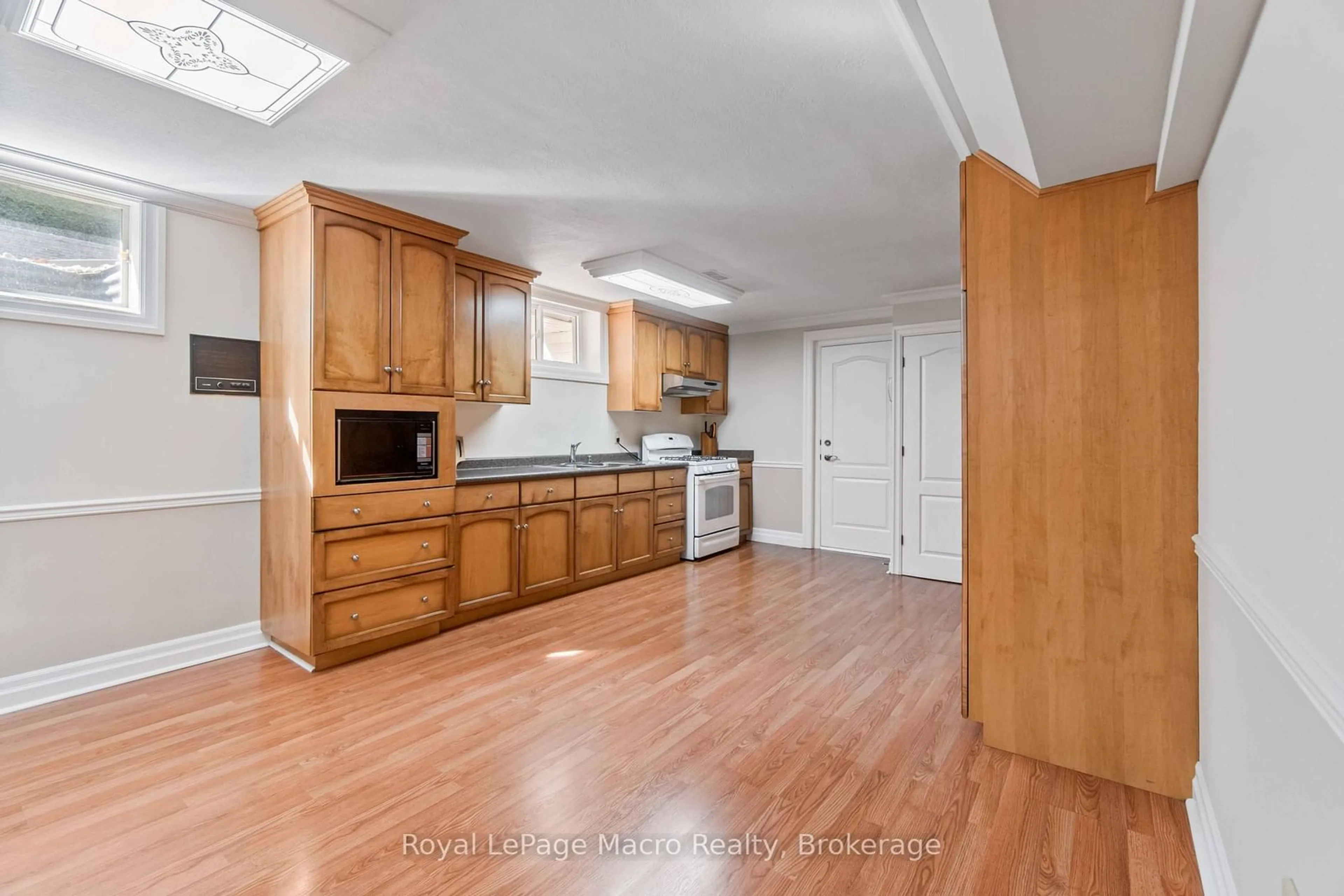 Open concept kitchen for 80 Margaret Ave, Hamilton Ontario L8G 3G5