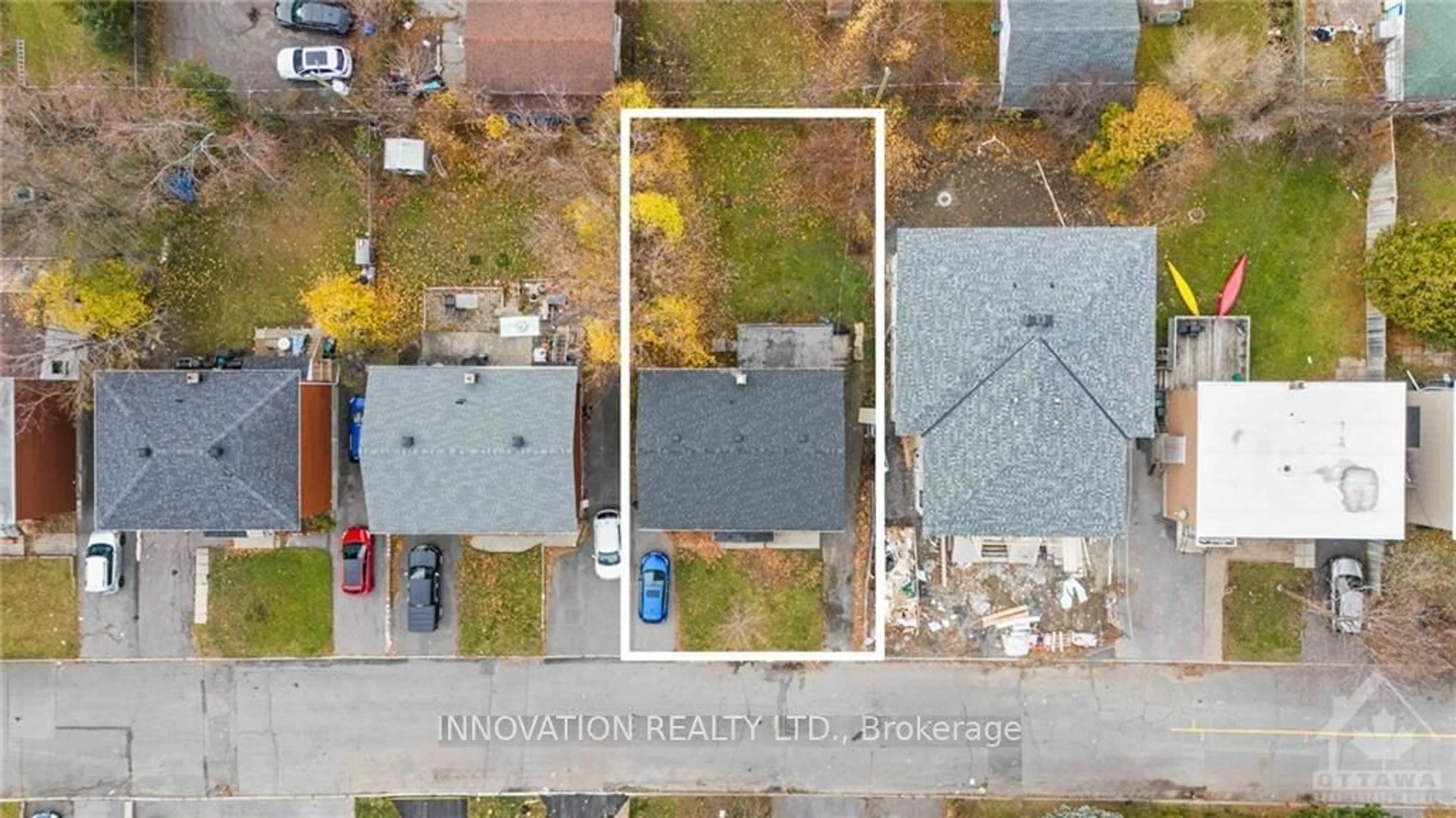 Frontside or backside of a home, the street view for 2418 CARLSEN Ave, Billings Bridge - Riverside Park and Area Ontario K1V 8G1