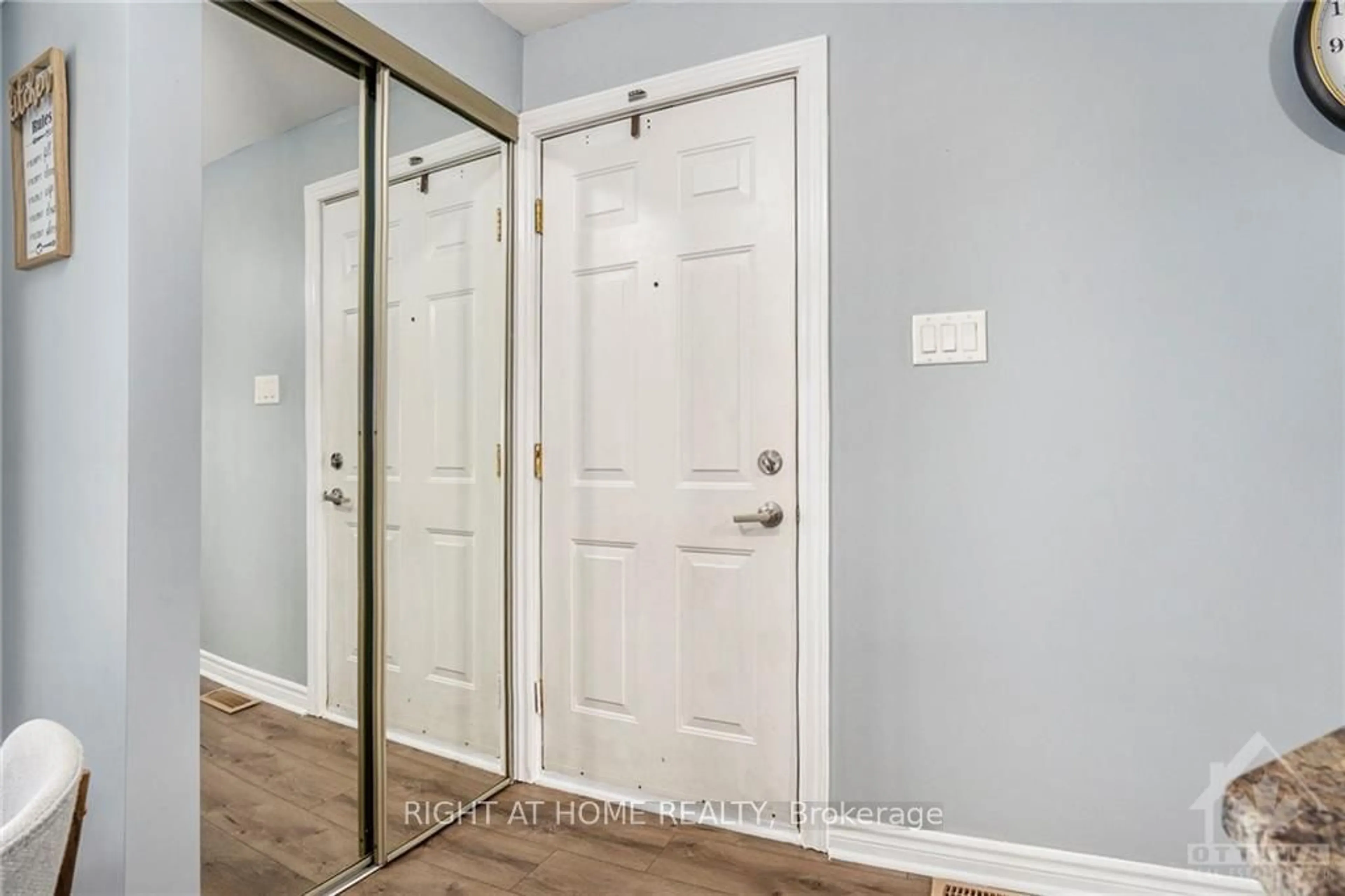 Indoor entryway, wood floors for 644 LAKERIDGE Dr, Orleans - Cumberland and Area Ontario K4A 0H4