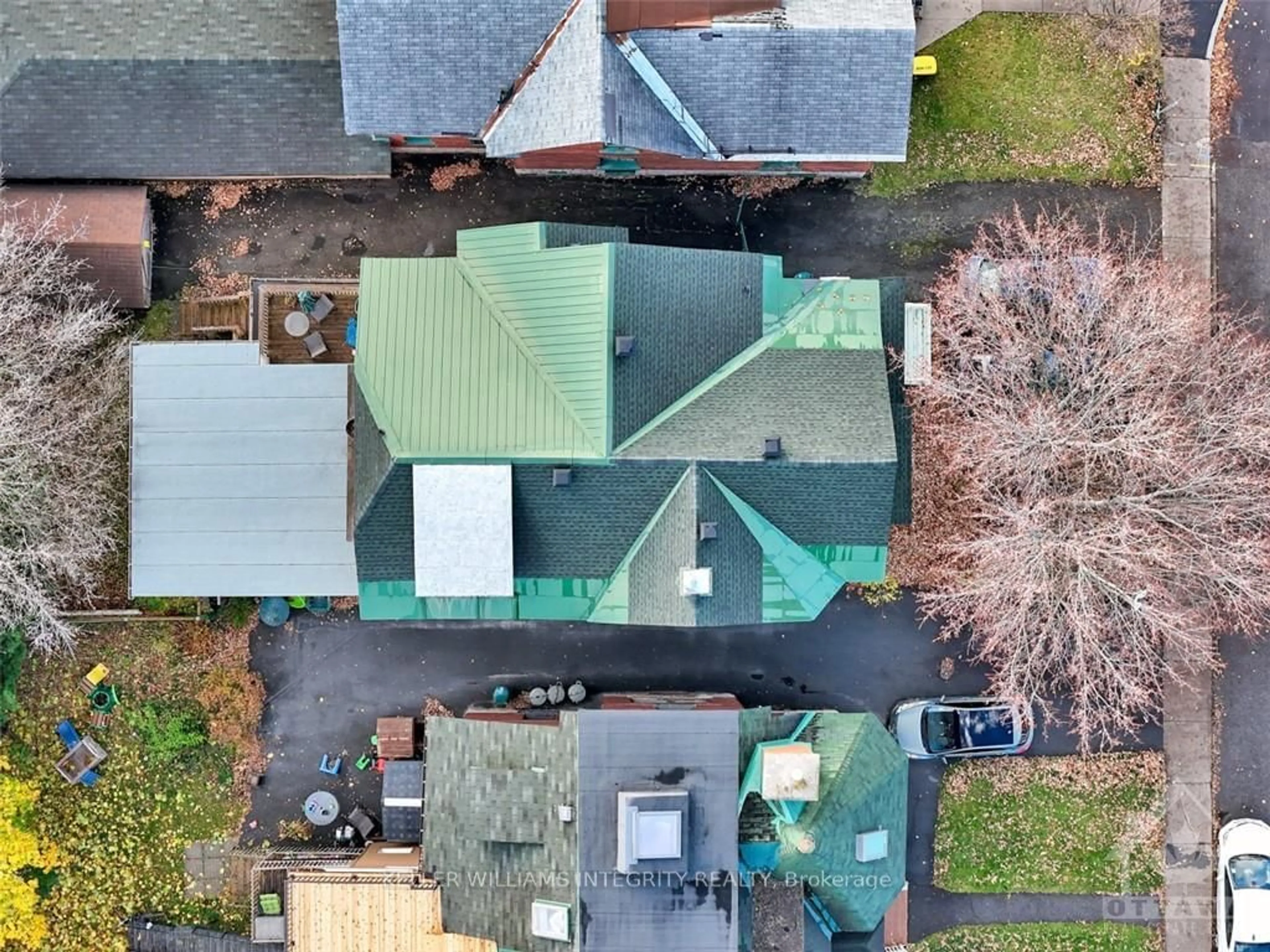 Frontside or backside of a home, the street view for 100 JAMES St, Ottawa Centre Ontario K1R 5M3