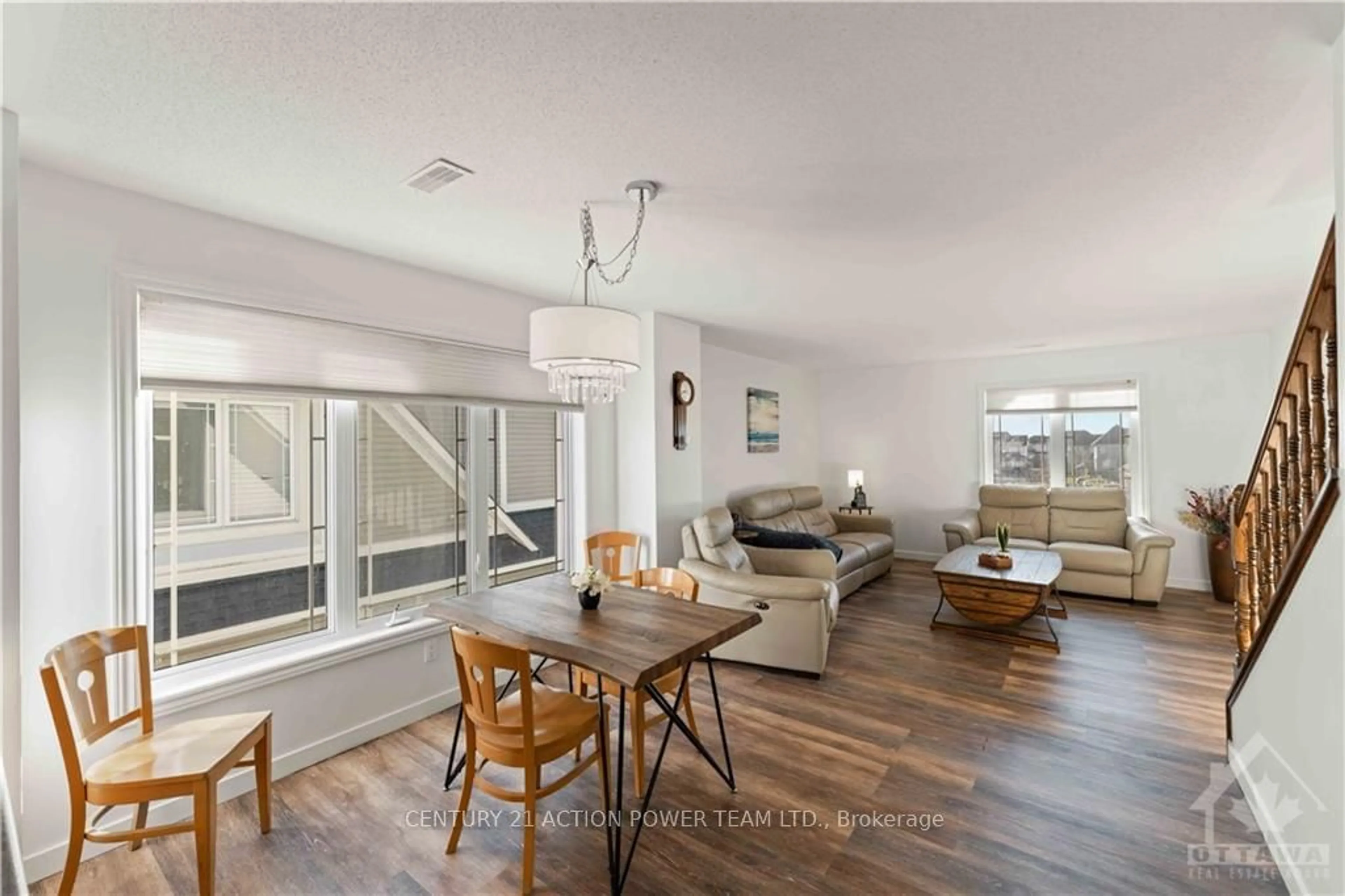 Living room, wood floors for 420 HARVEST VALLEY Dr, Orleans - Cumberland and Area Ontario K4A 0V6