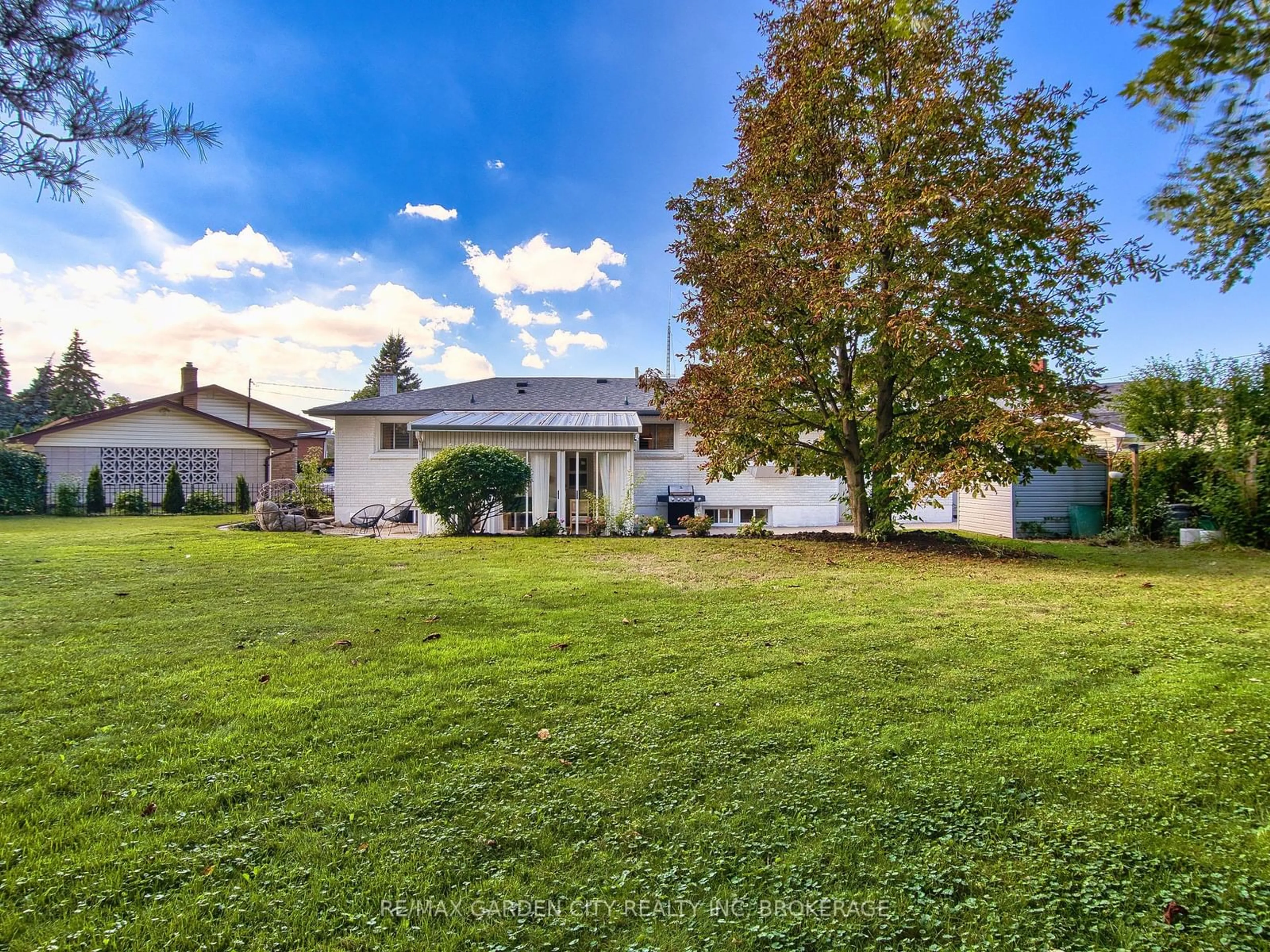 Frontside or backside of a home, the fenced backyard for 4652 Queensway Gdns, Niagara Falls Ontario L2E 6R3