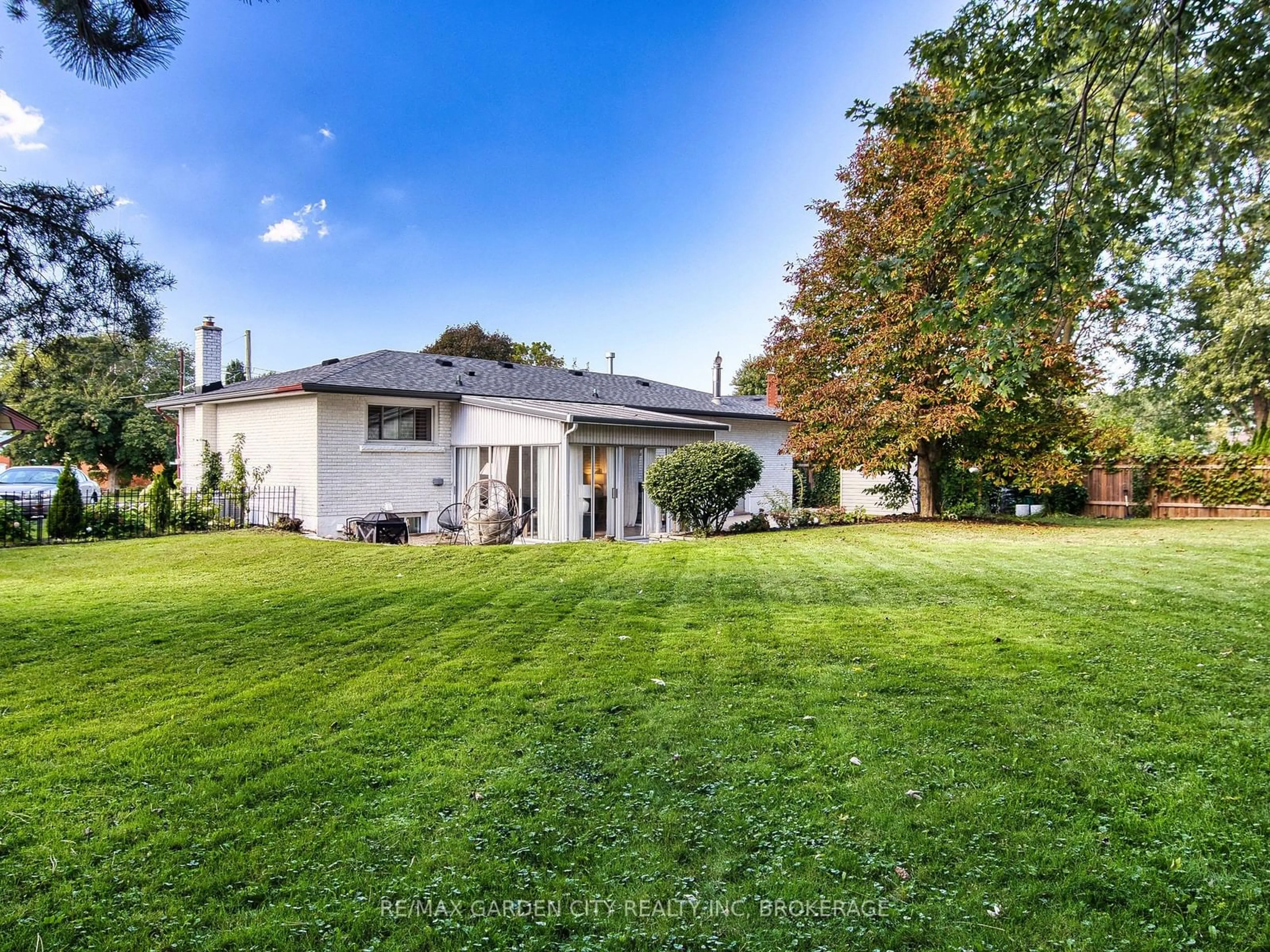 Frontside or backside of a home, the fenced backyard for 4652 Queensway Gdns, Niagara Falls Ontario L2E 6R3