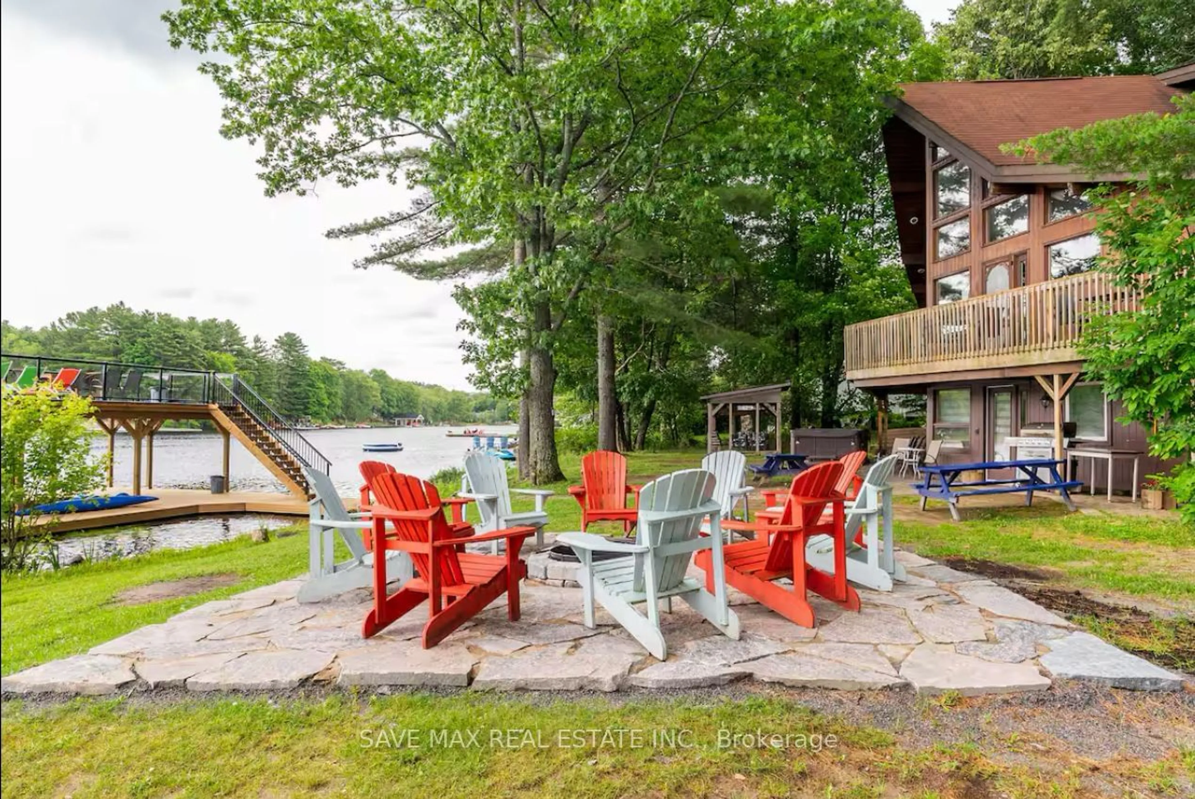 Patio, cottage for 42 Todholm Dr, Muskoka Lakes Ontario P0B 1J0