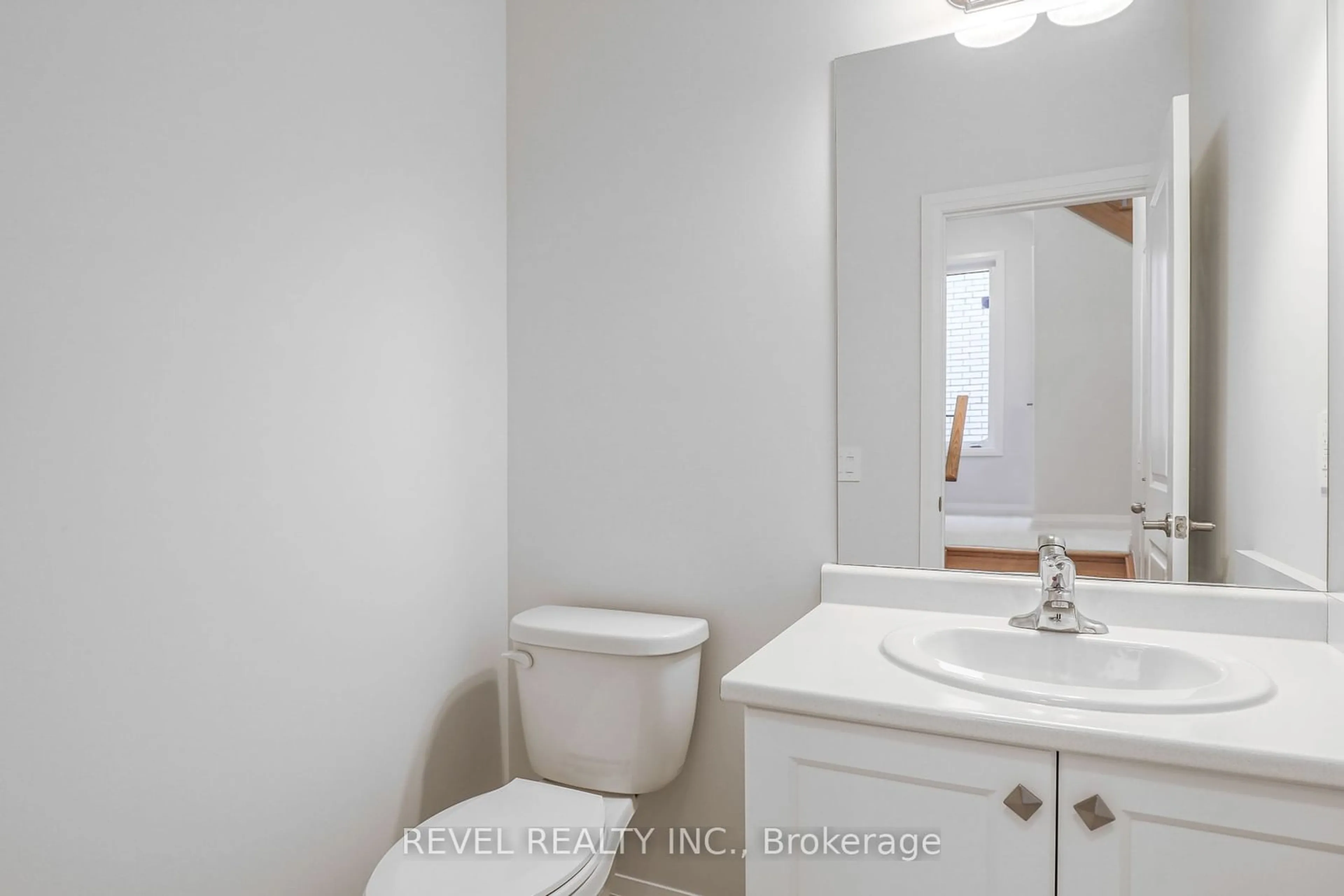 Standard bathroom, not visible floor for 95 Corley St, Kawartha Lakes Ontario K9V 6C2