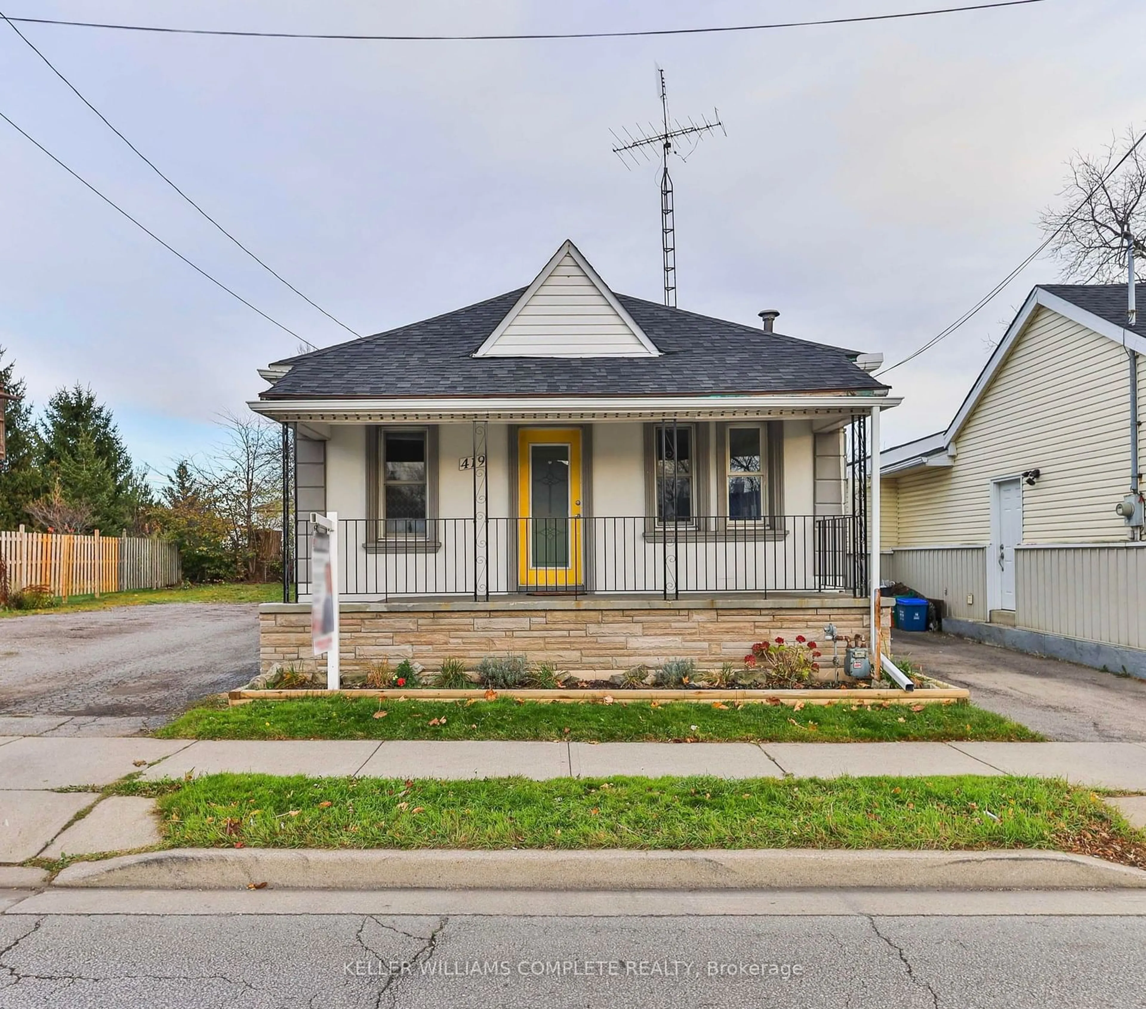 Frontside or backside of a home, the street view for 419 Upper Sherman Ave, Hamilton Ontario L8V 3L4