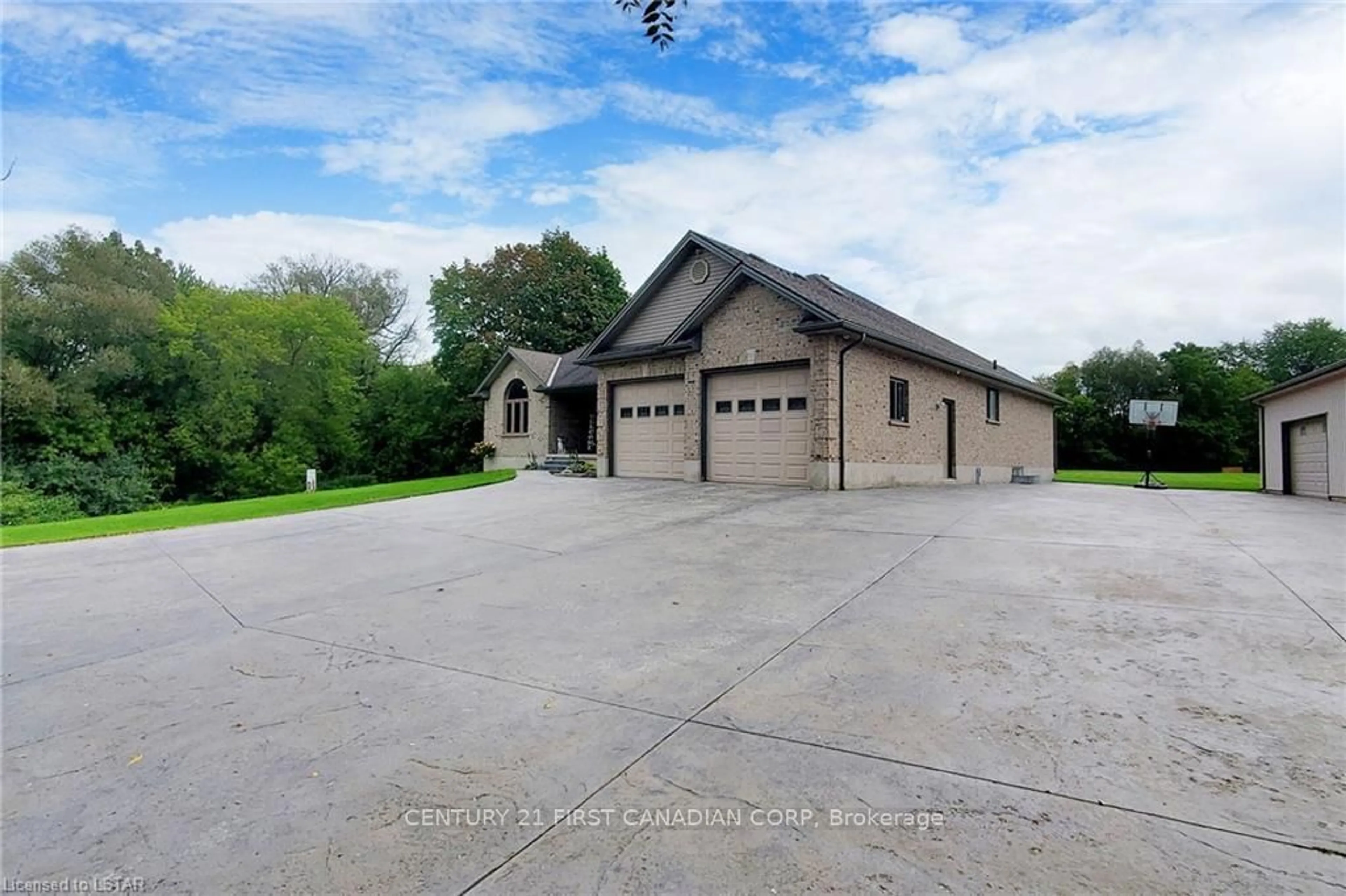 Frontside or backside of a home, the street view for 1839 PARKHURST Ave, London Ontario N5V 2C4