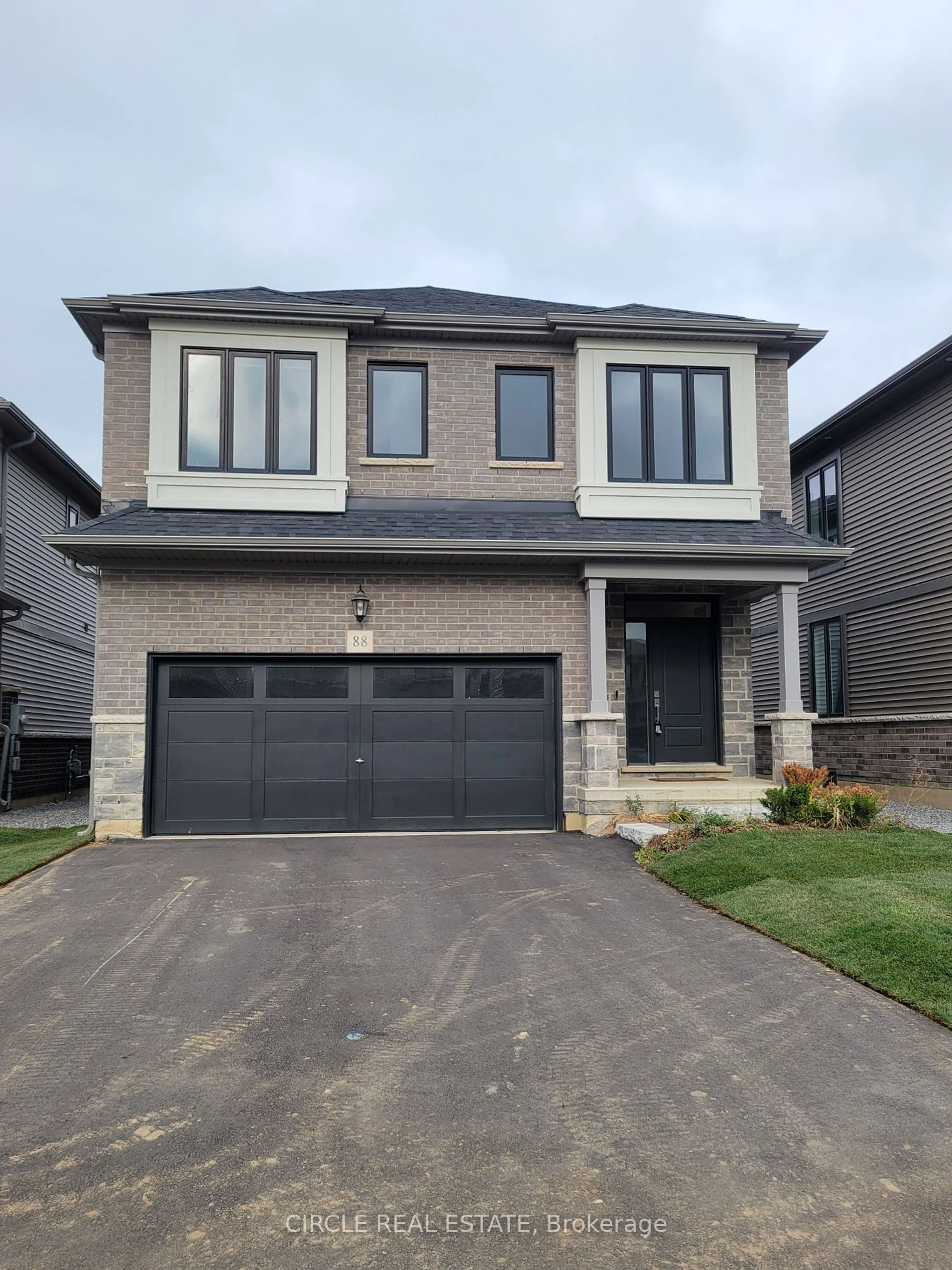 Frontside or backside of a home, the street view for 88 Blackbird Way, Hamilton Ontario L0R 1W0