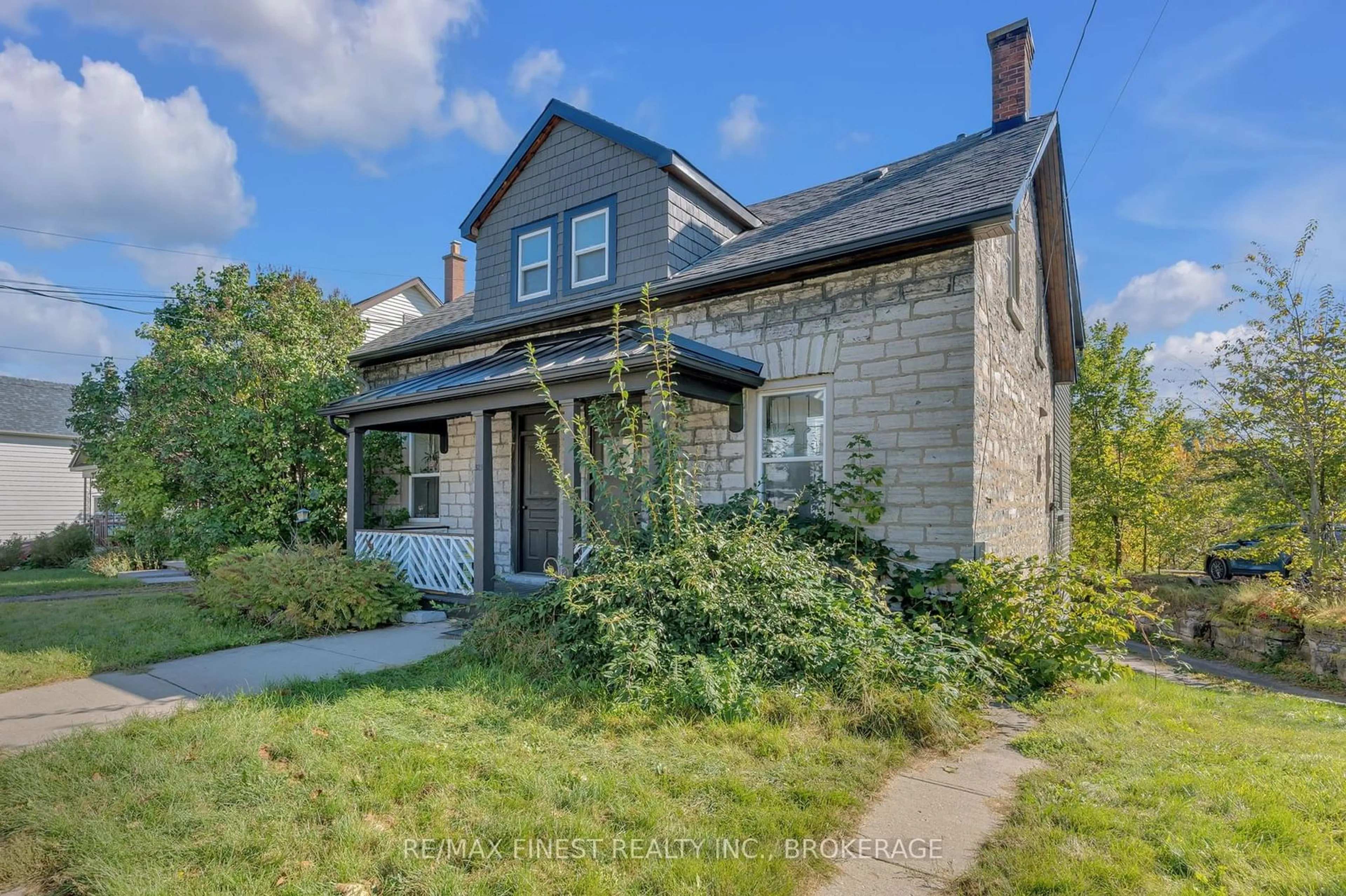 Frontside or backside of a home, cottage for 325 Sydenham St, Kingston Ontario K7K 3N1