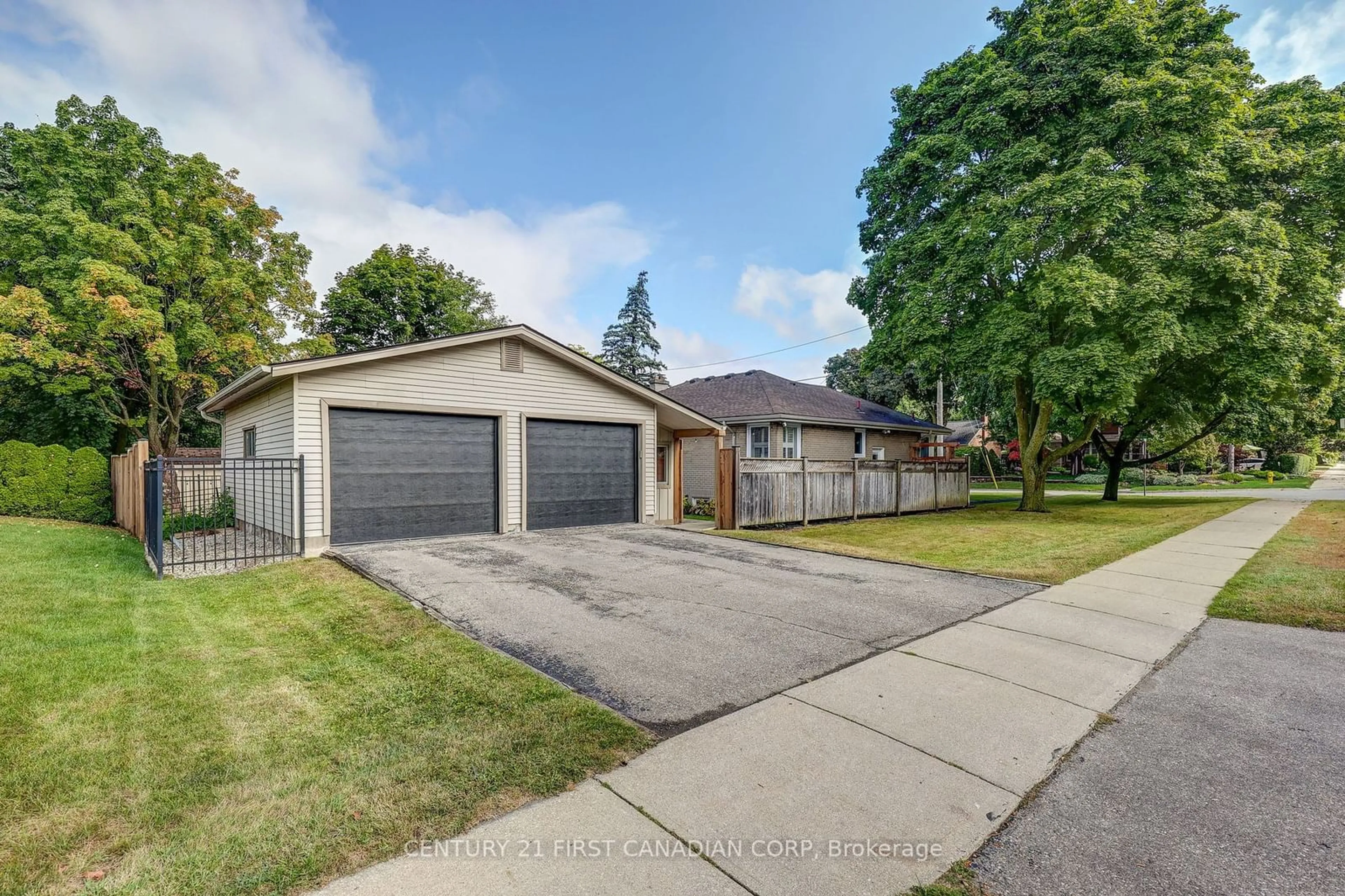 Frontside or backside of a home, the street view for 389 MCKEON Ave, London Ontario N6C 4H4