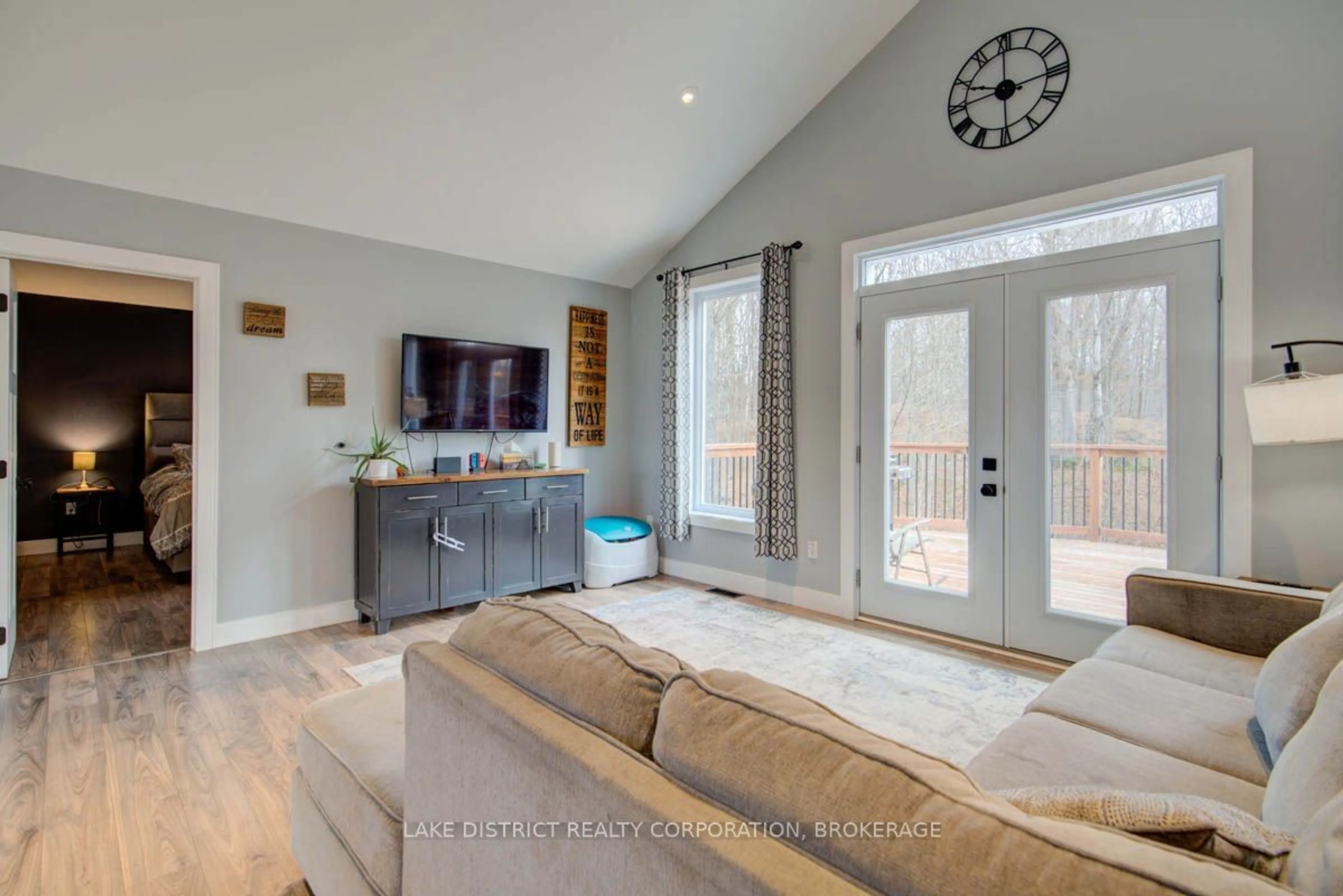 Living room, wood floors for 1014 Art Duffy Rd, Central Frontenac Ontario K0H 2P0