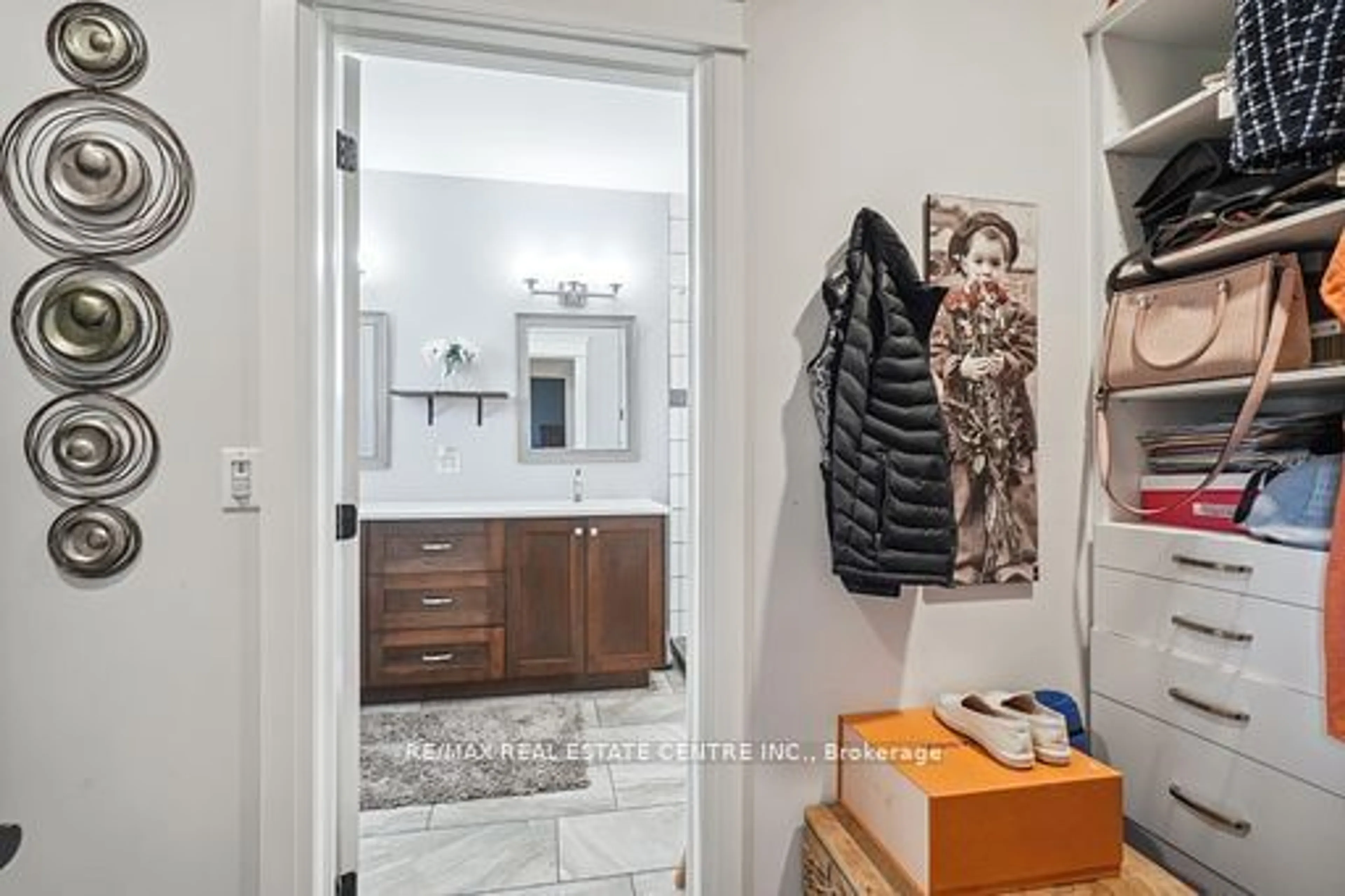 Contemporary bathroom, wood floors for 9738 DUNDAS St, Erin Ontario N0B 1T0