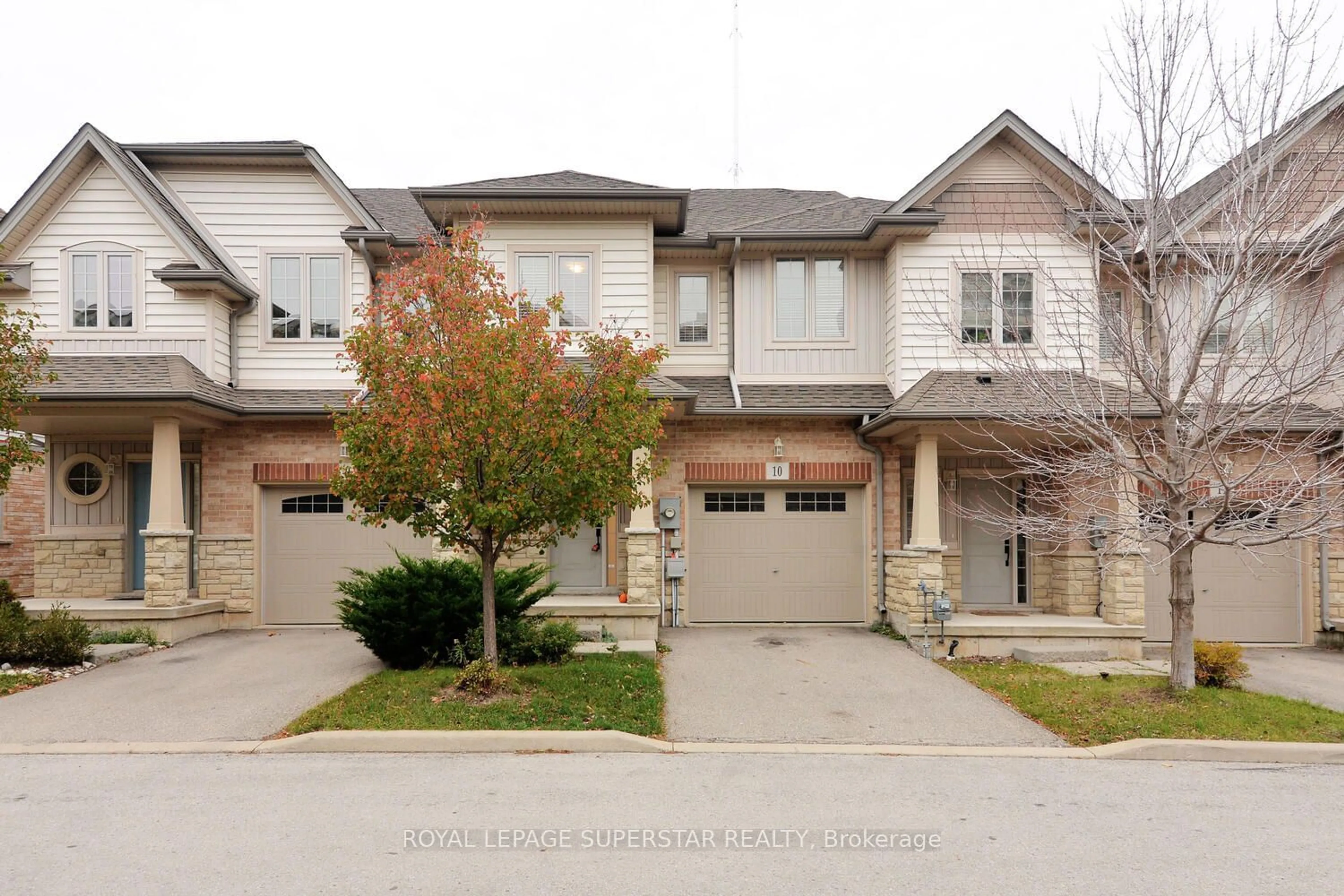 A pic from exterior of the house or condo, the street view for 7 Lakelawn Rd #10, Grimsby Ontario L3M 0E9