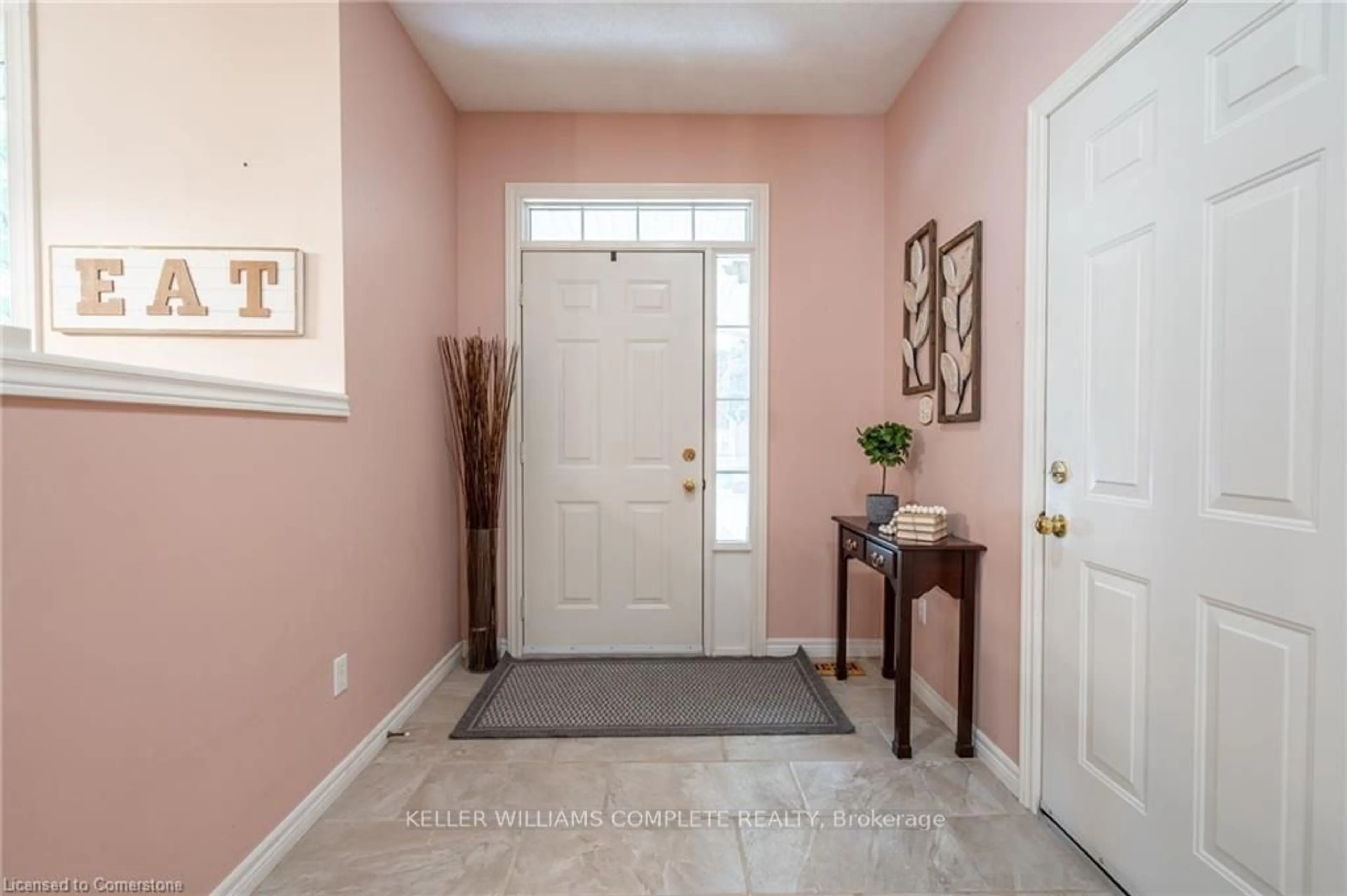 Indoor entryway, wood floors for 44 Greentrail Dr, Hamilton Ontario L0R 1W0