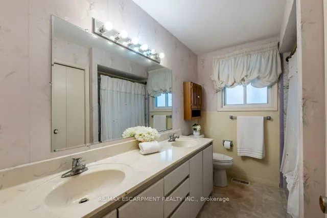 Additional property image - 39 San Francisco Ave