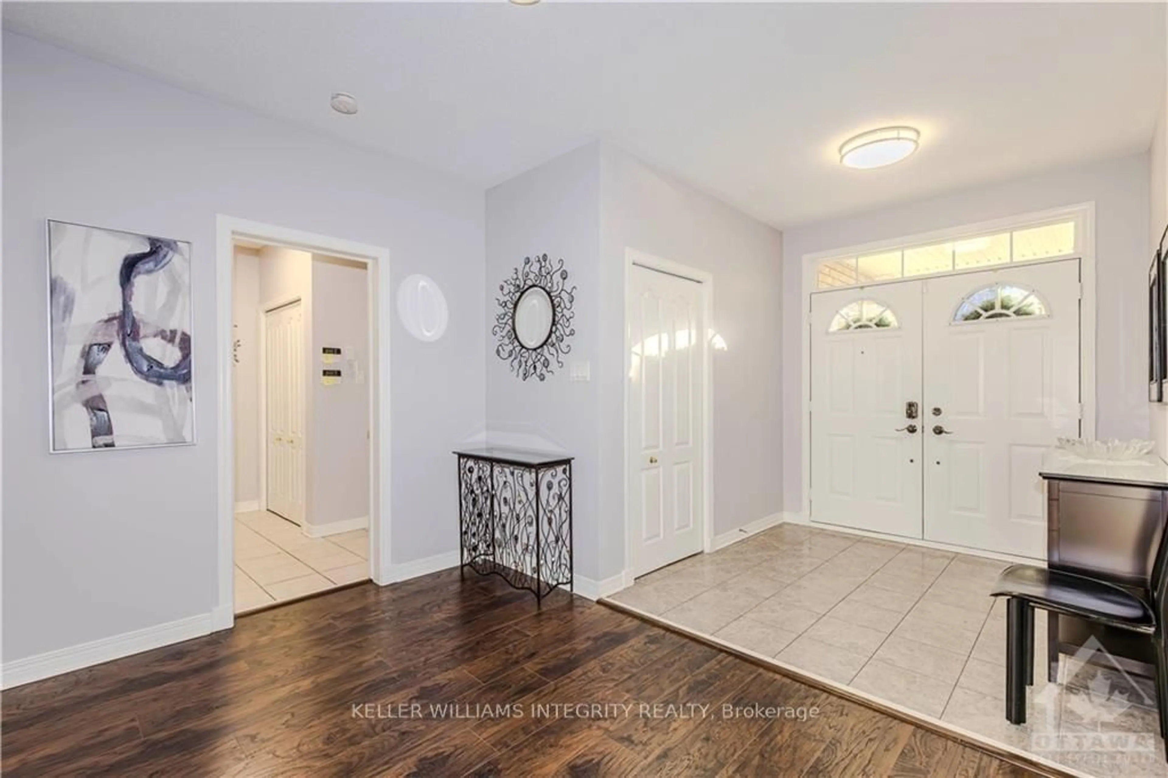 Indoor entryway, wood floors for 72 KENINS Cres, Kanata Ontario K2K 3E4