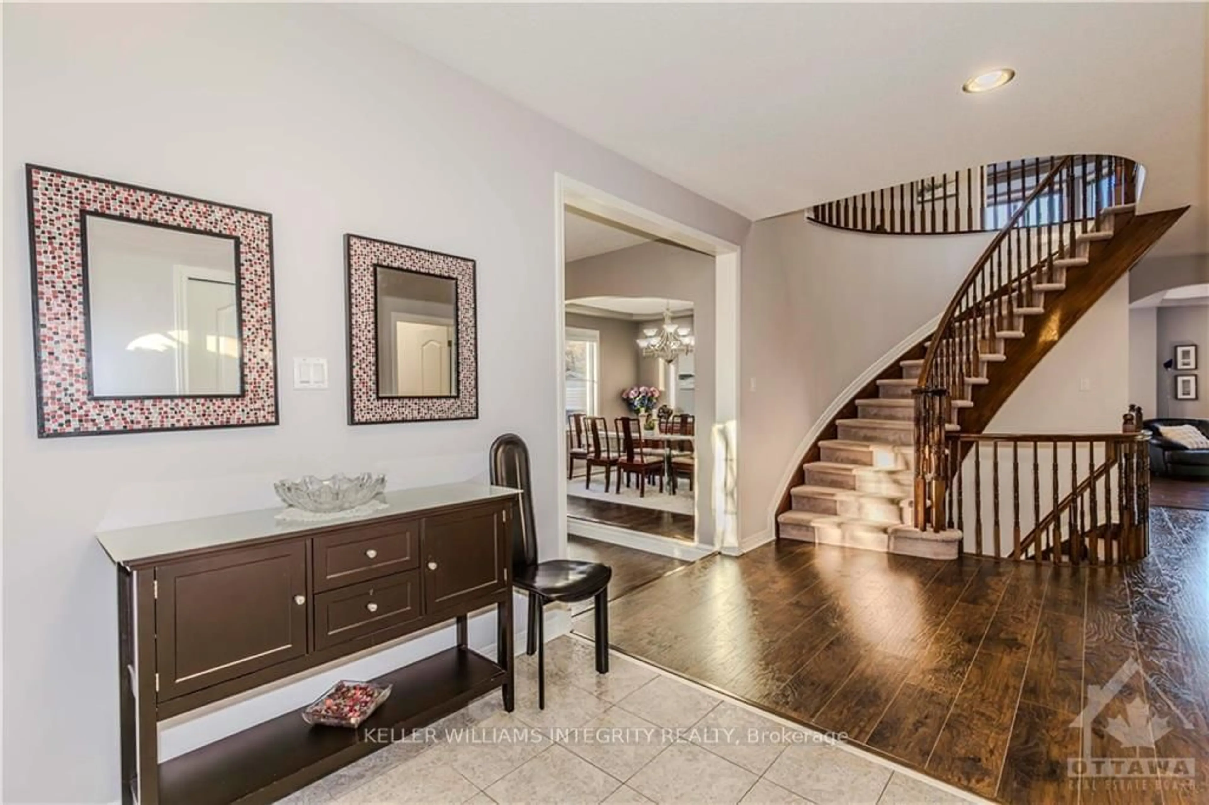 Indoor entryway, wood floors for 72 KENINS Cres, Kanata Ontario K2K 3E4