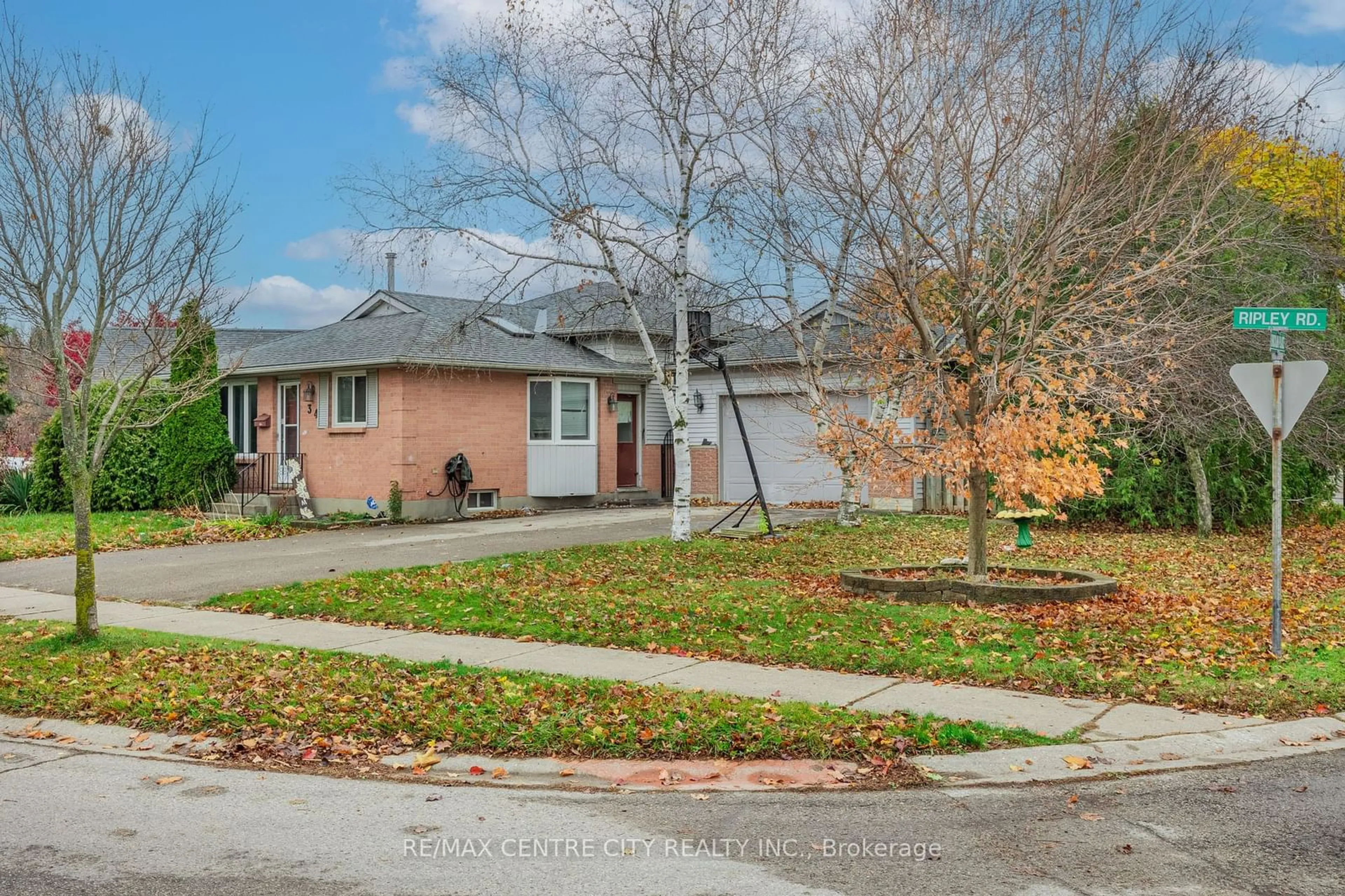 Frontside or backside of a home, the street view for 34 Ripley Rd, London Ontario N5V 3V1