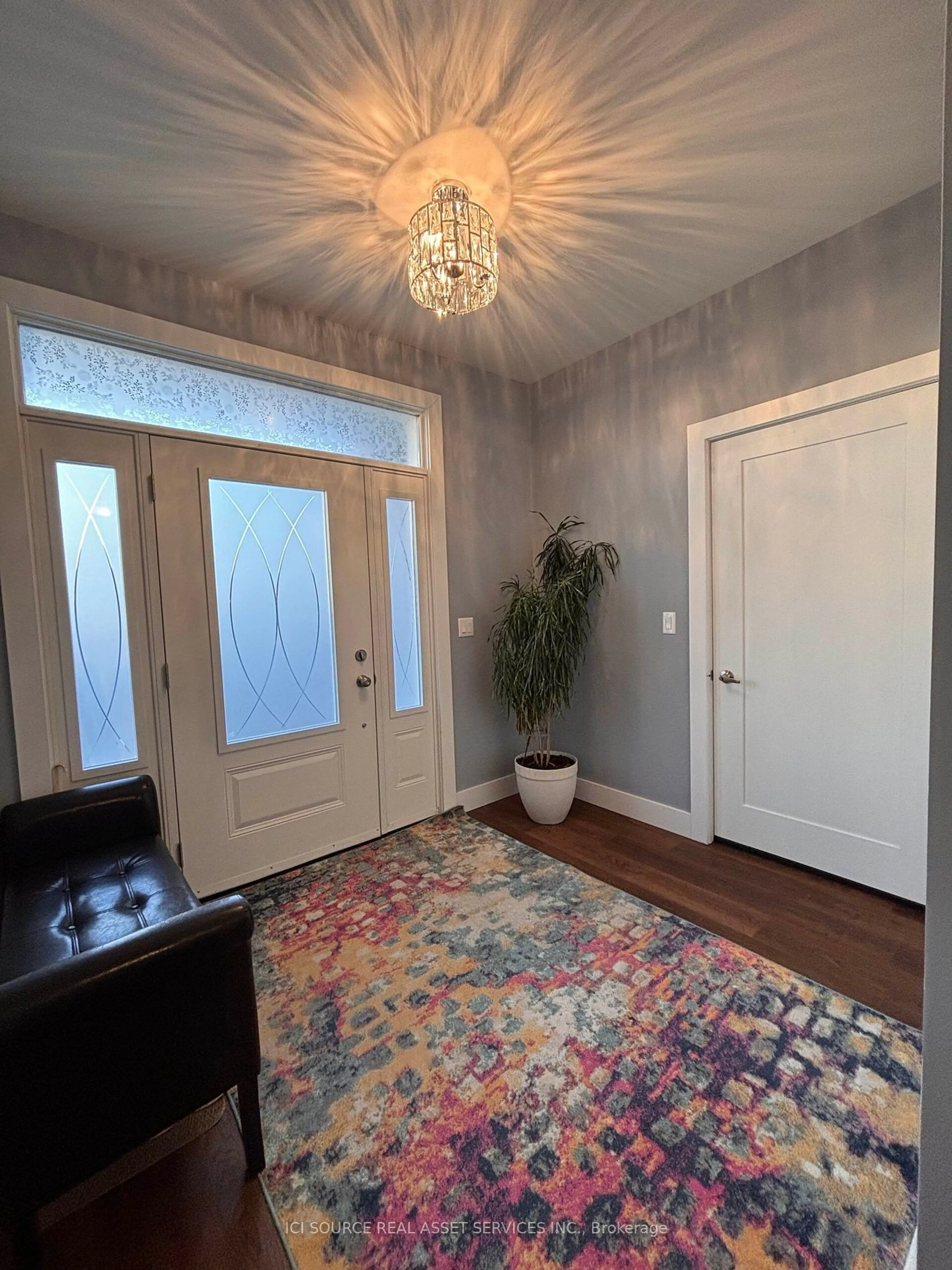 Indoor entryway, wood floors for 2380 9th Ave #17, Owen Sound Ontario N4K 3H5