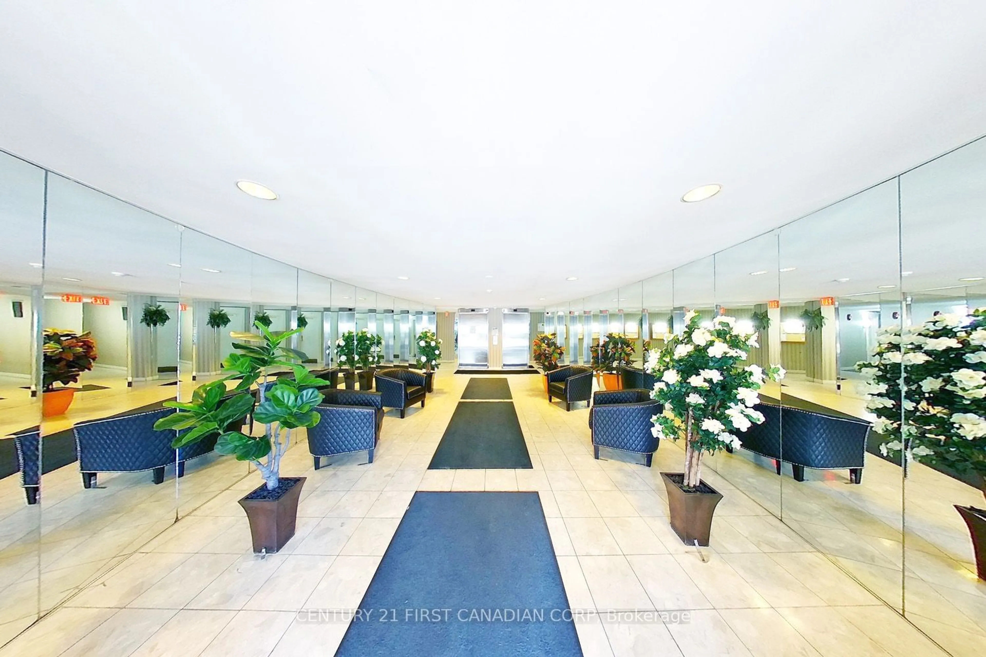 Indoor lobby, ceramic floors for 570 PROUDFOOT Lane #1003, London Ontario N6H 4Z1