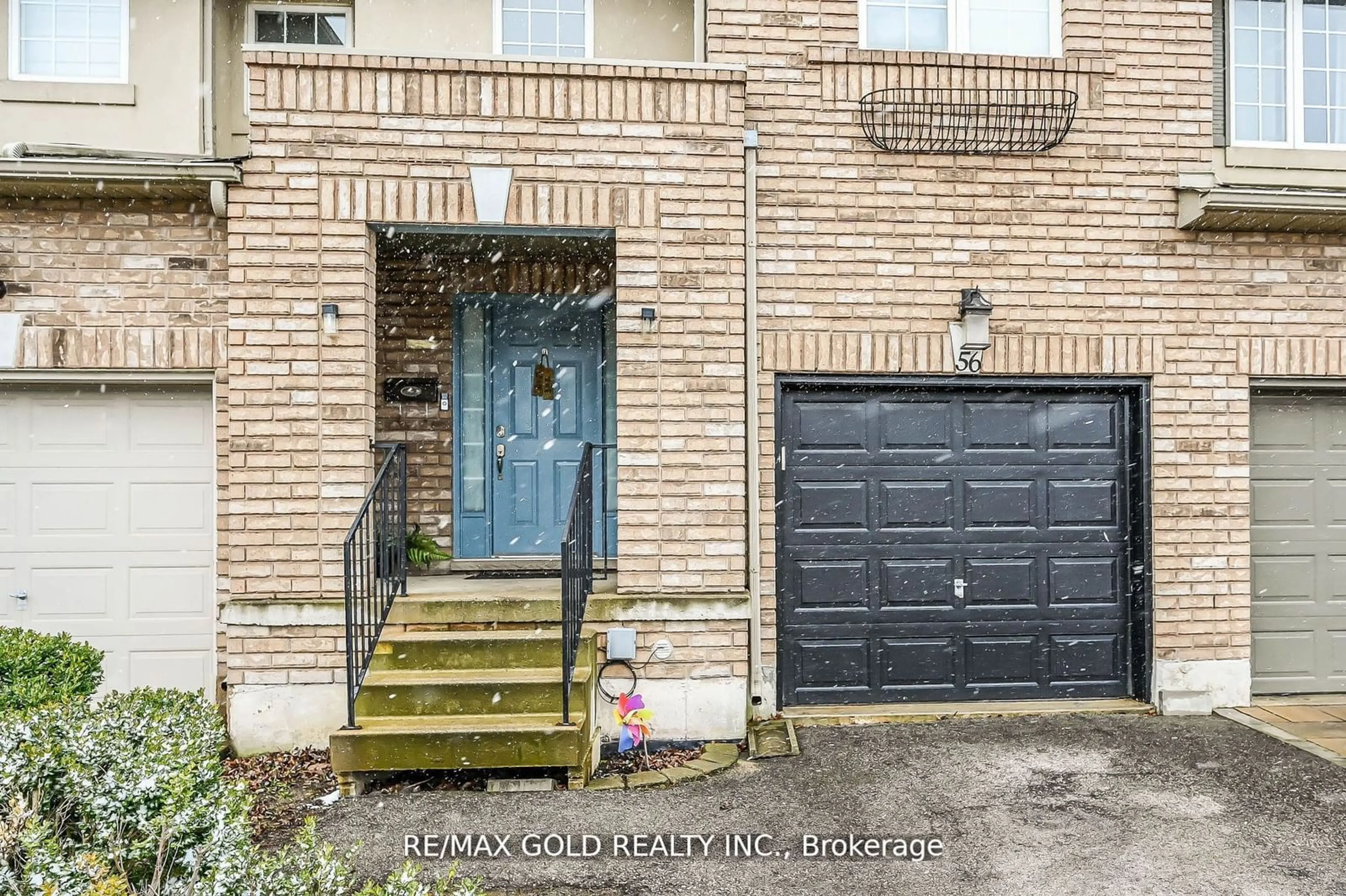 A pic from exterior of the house or condo, the street view for 56 Meadow Wood Cres, Hamilton Ontario L8J 3Z8