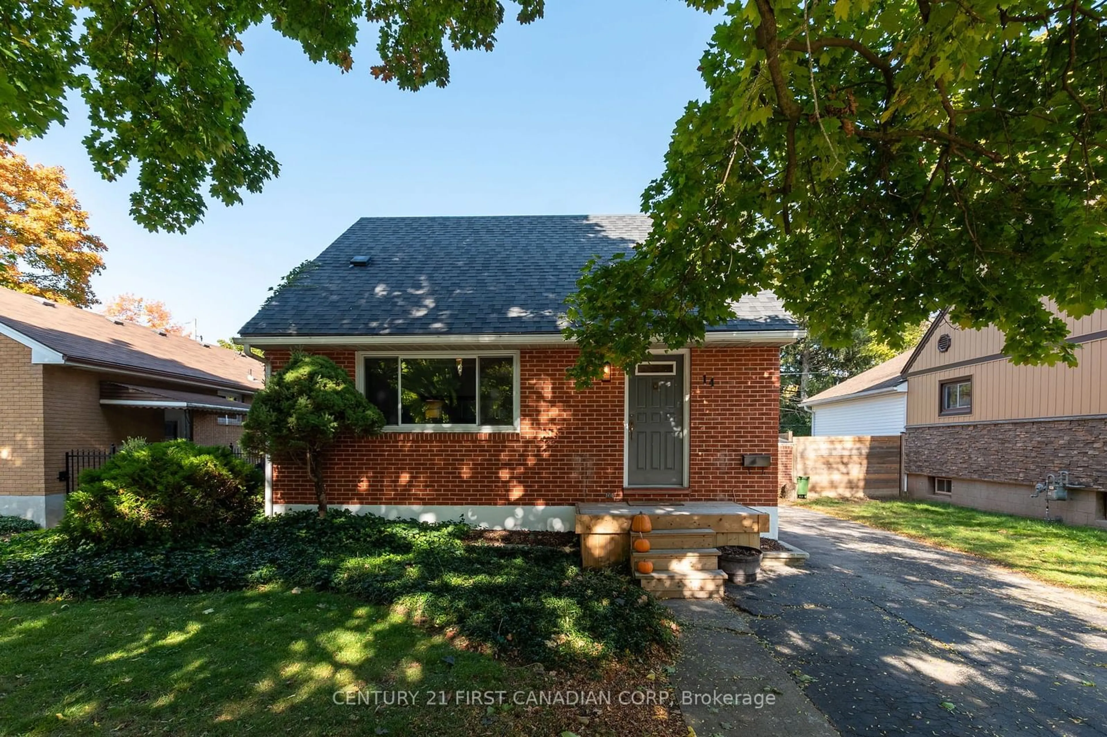 Frontside or backside of a home, the street view for 14 Cornish St, London Ontario N5W 4M1