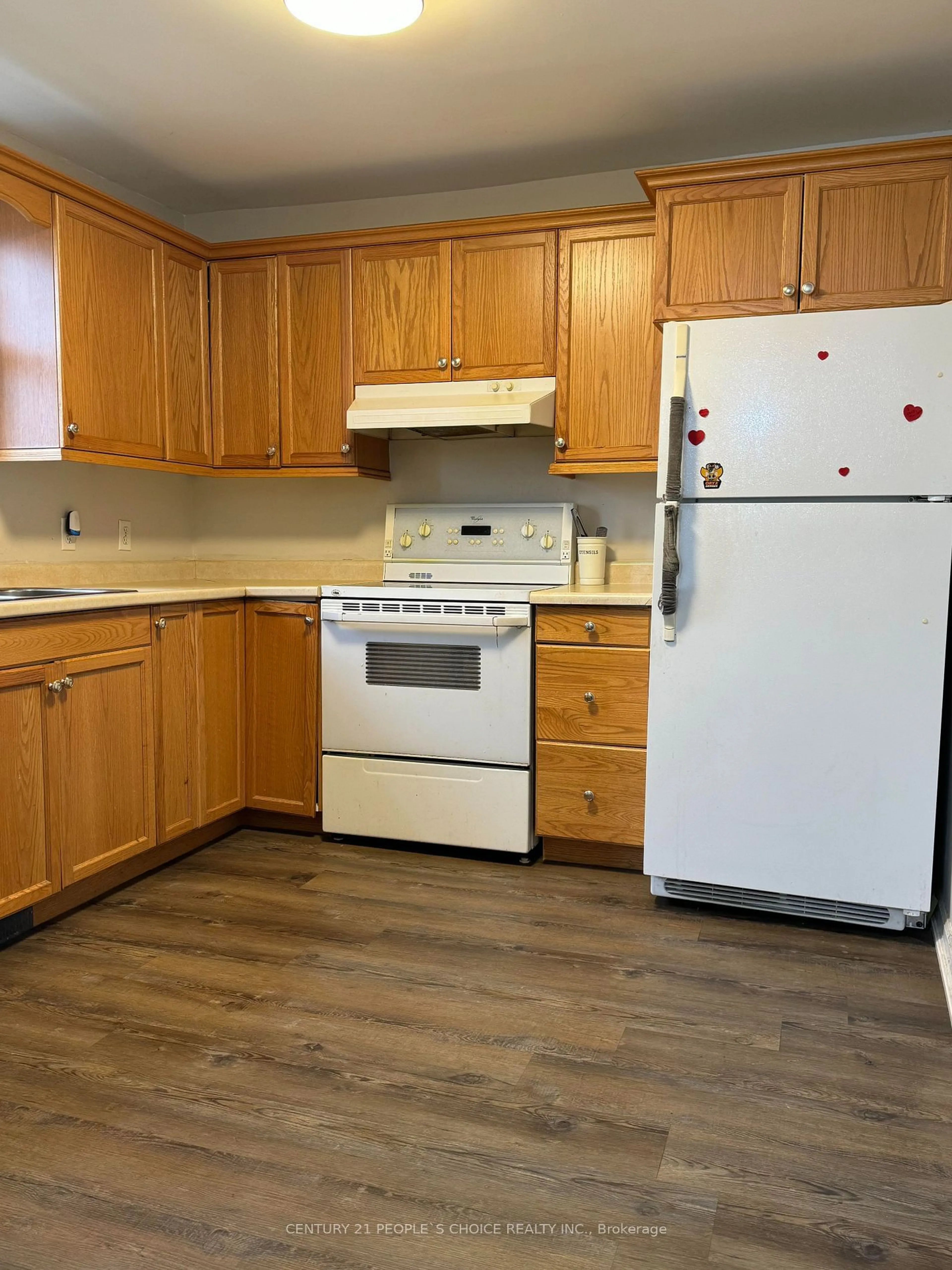 Standard kitchen, wood floors for 20 Eastbourne Ave, St. Catharines Ontario L2M 5K4