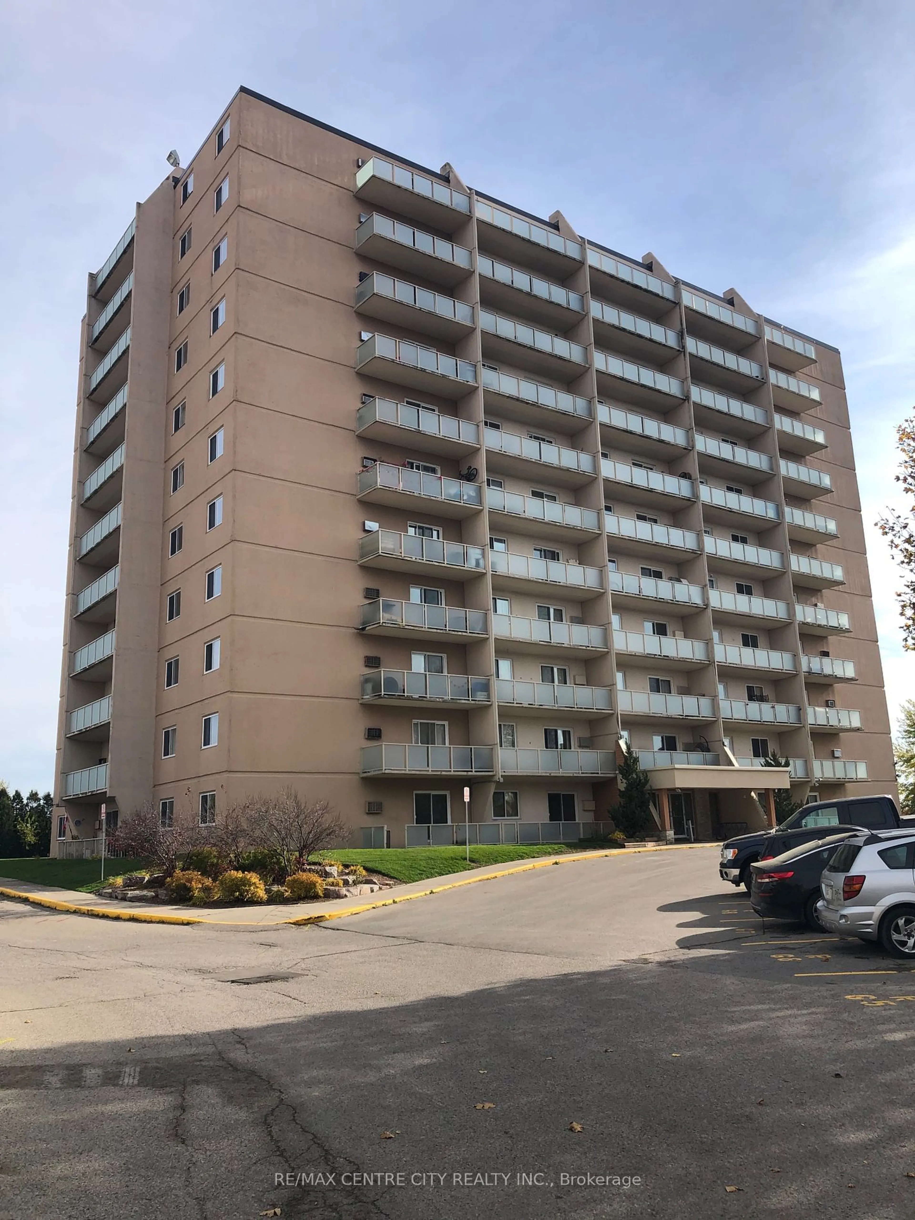 A pic from exterior of the house or condo, the front or back of building for 563 Mornington Ave #501, London Ontario N5Y 4T8