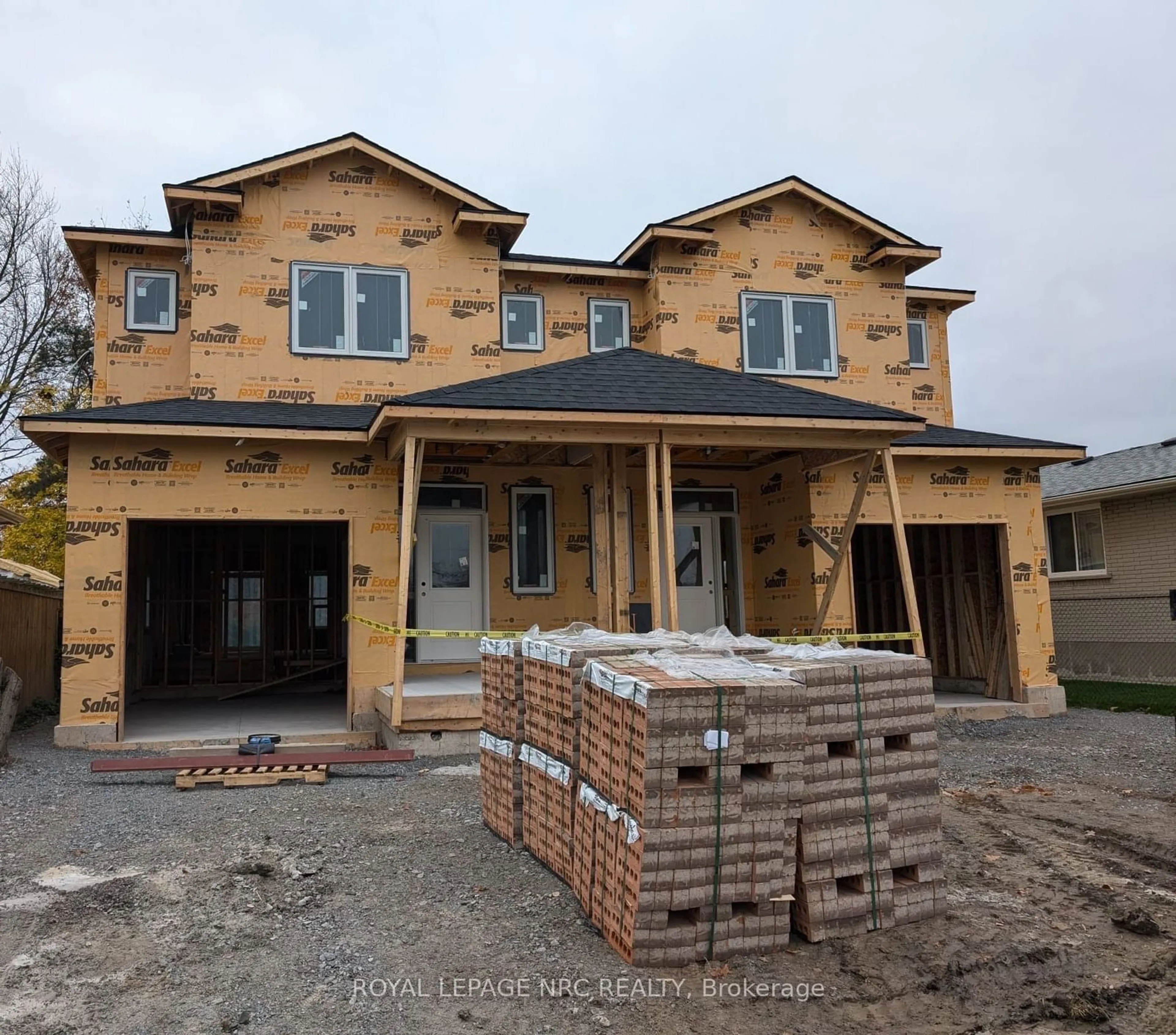 Home with brick exterior material for 6668 Hawkins St, Niagara Falls Ontario L2G 3B7