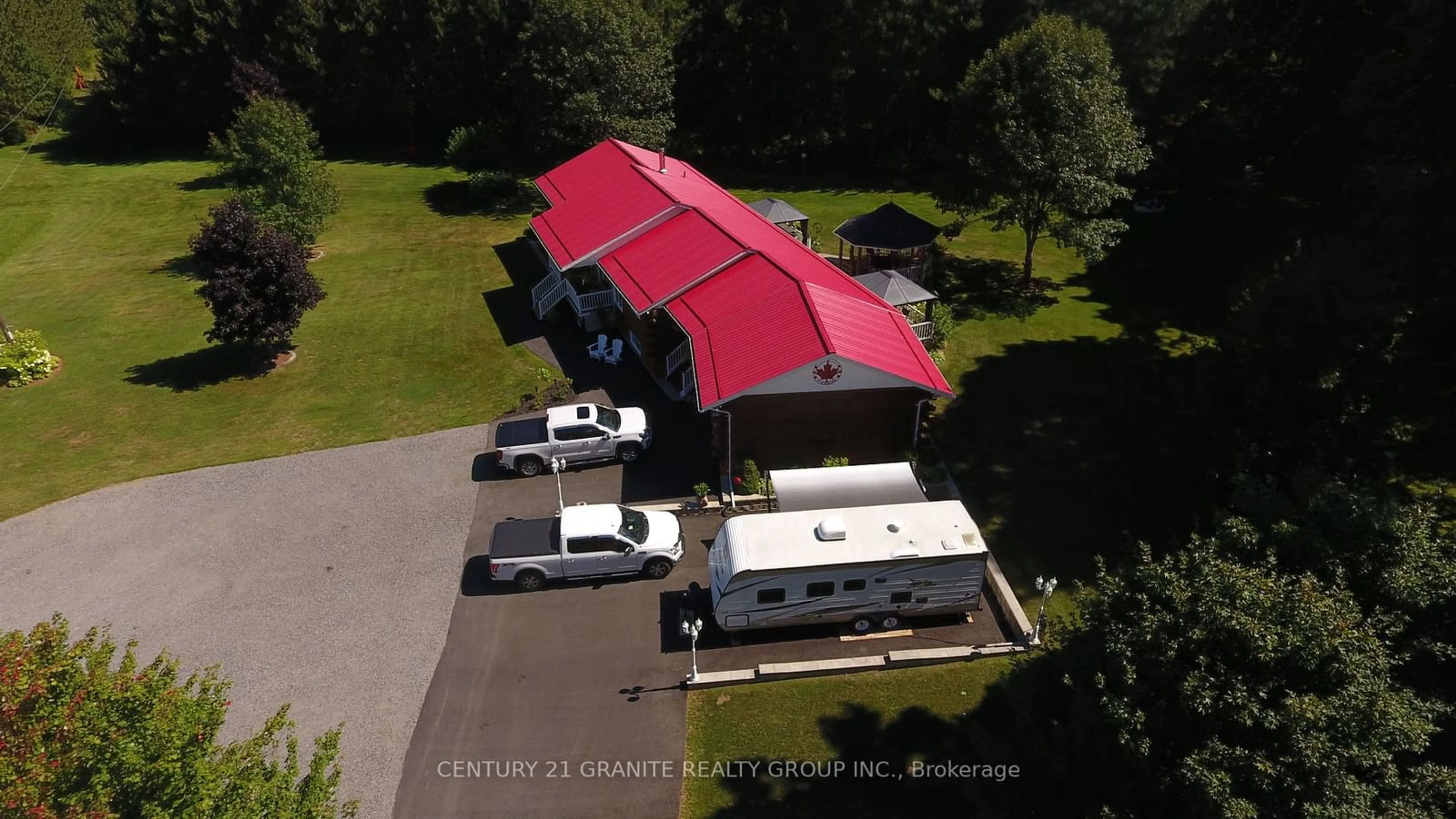 A pic from exterior of the house or condo, the street view for 1585 East Road Loop, Hastings Highlands Ontario K0L 2R0