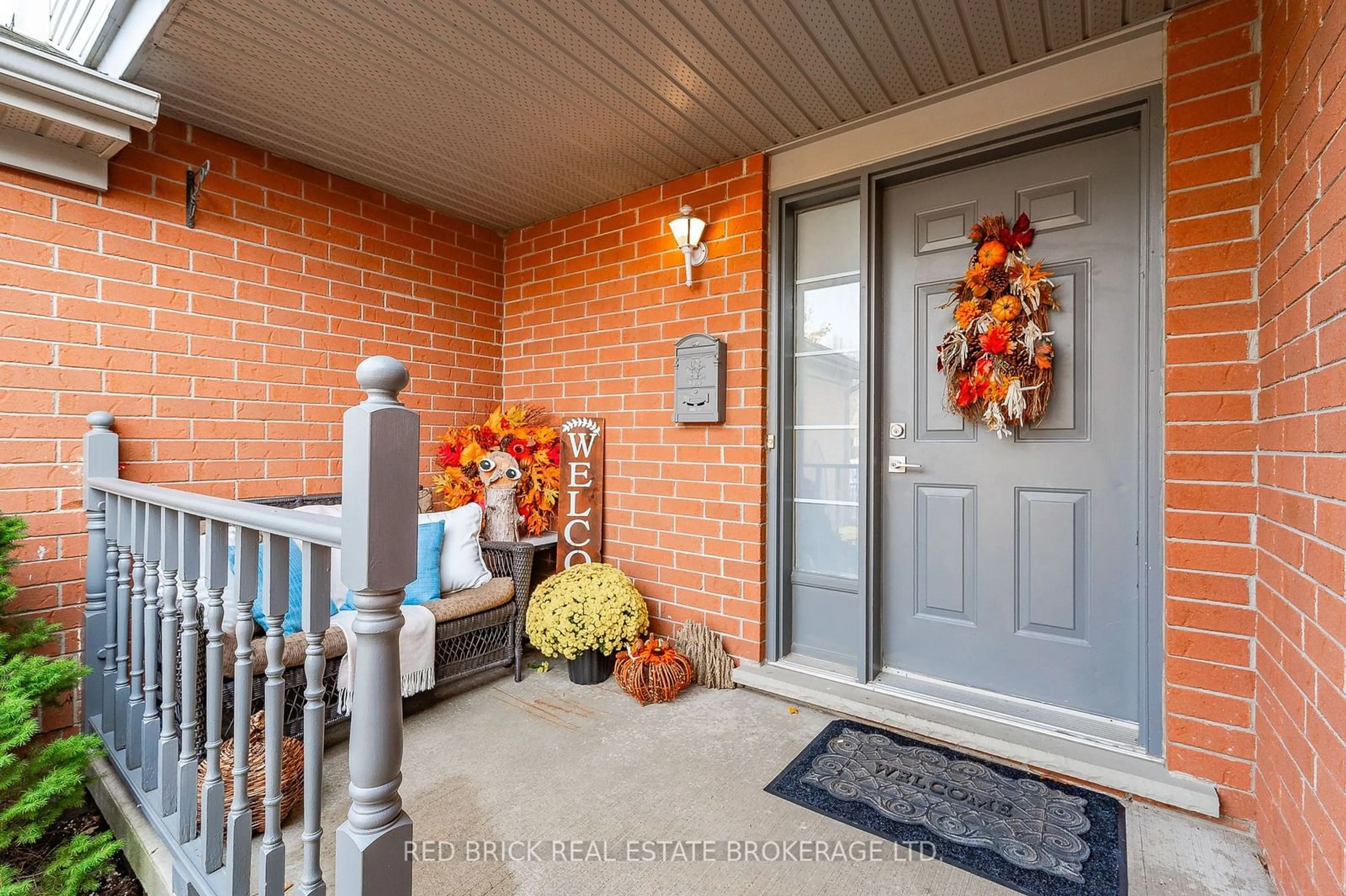 Indoor entryway, wood floors for 256 Starwood Dr, Guelph Ontario N1E 7C1