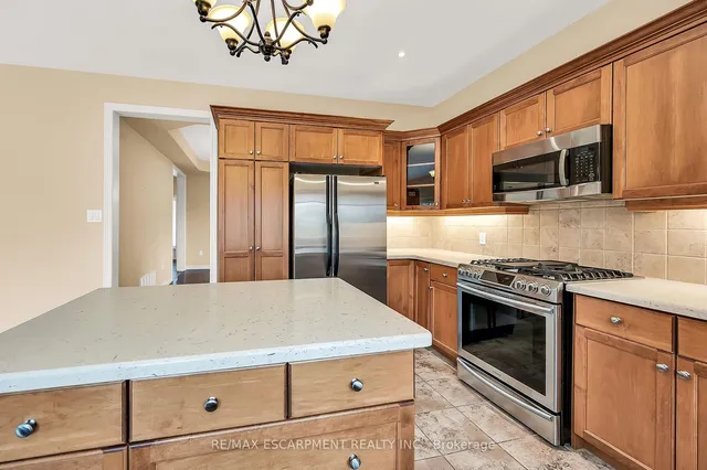 Additional property image - 61 Waterford Cres