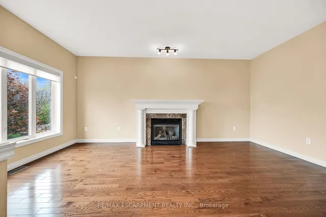 Additional property image - 61 Waterford Cres