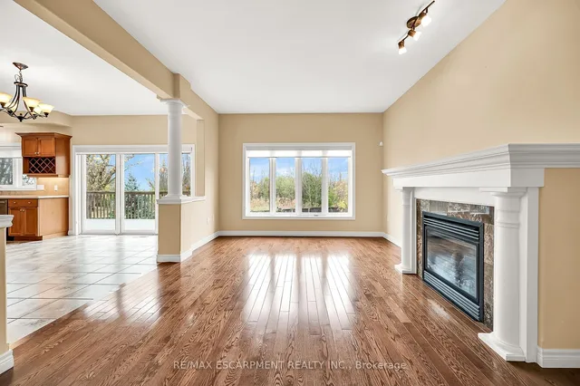 Additional property image - 61 Waterford Cres