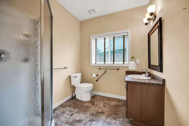 Additional property image - 61 Waterford Cres