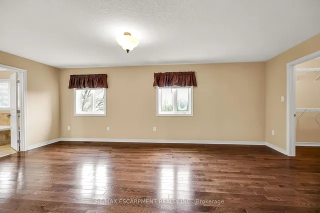 Additional property image - 61 Waterford Cres