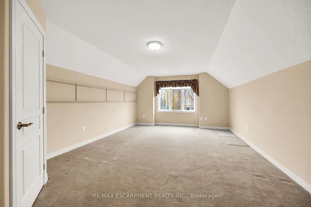 Additional property image - 61 Waterford Cres