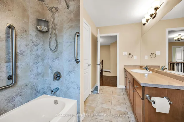 Additional property image - 61 Waterford Cres