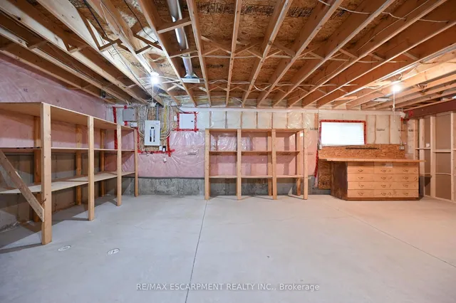 Additional property image - 61 Waterford Cres