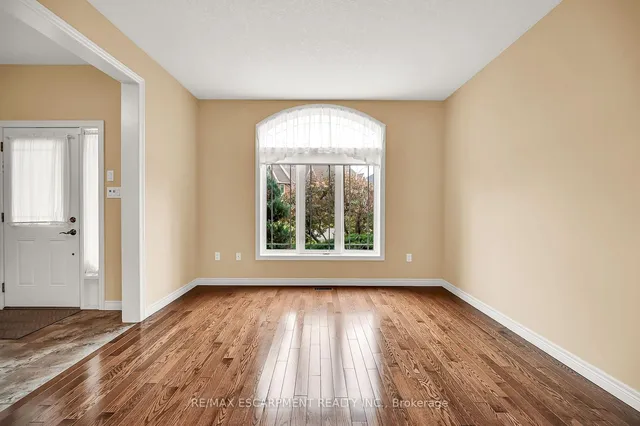 Additional property image - 61 Waterford Cres