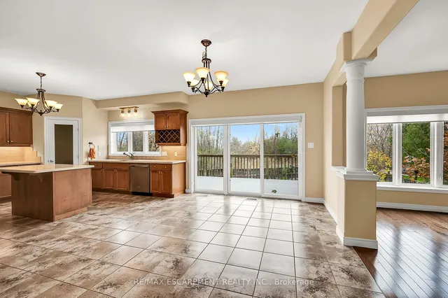Additional property image - 61 Waterford Cres