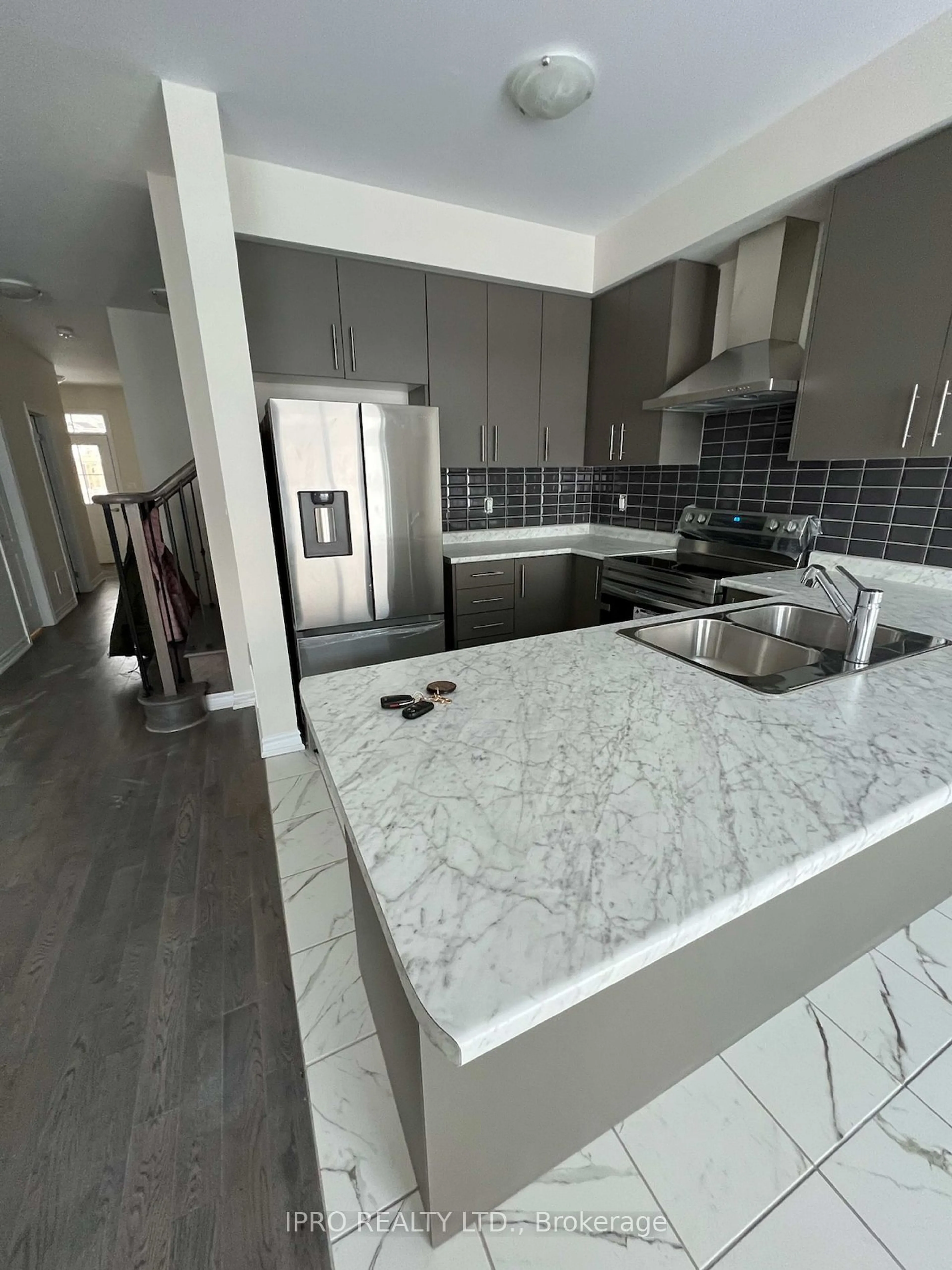 Open concept kitchen for 95 Vanilla Tr, Thorold Ontario L2E 6S4